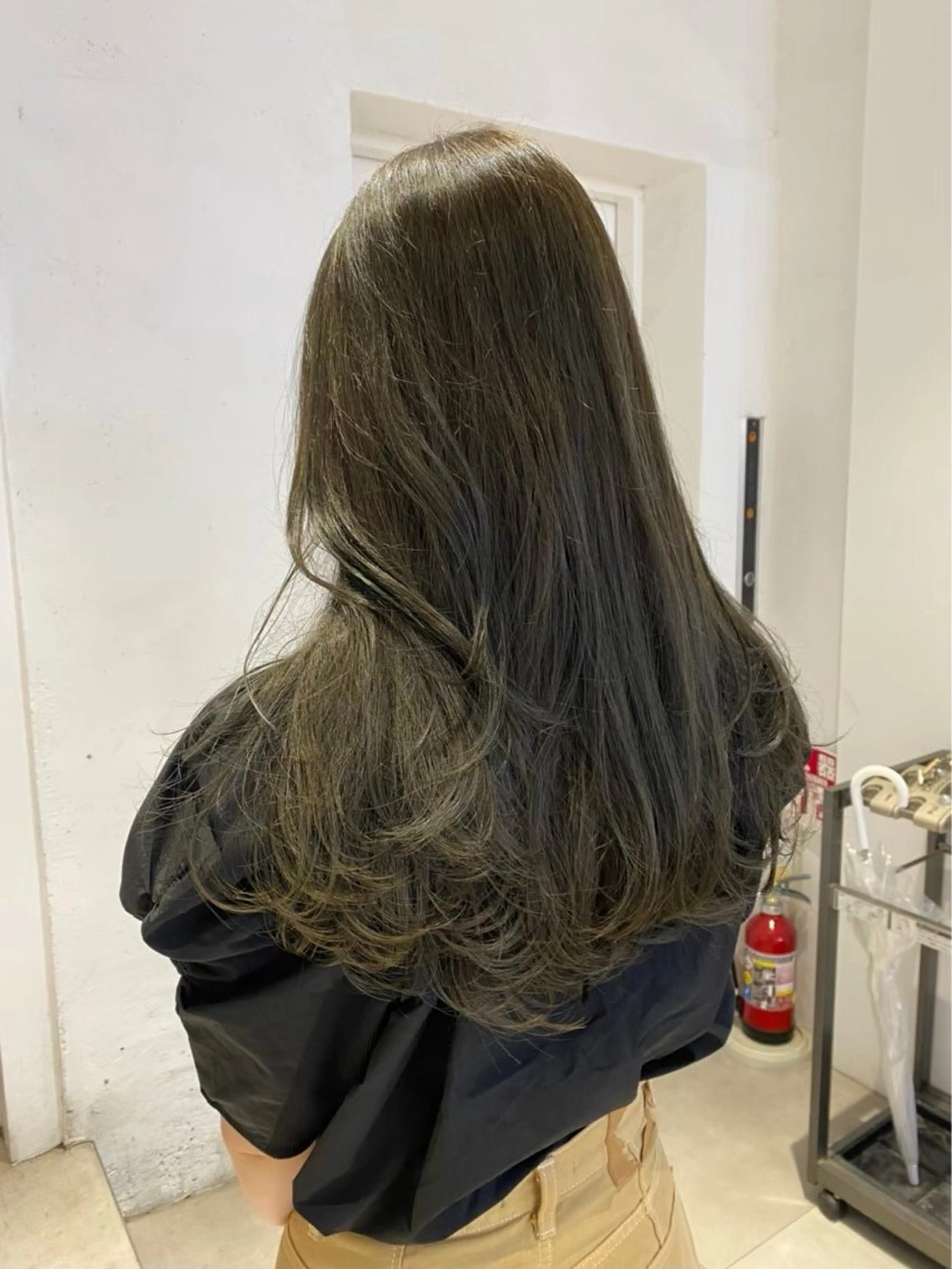 カラー 小松崎 みなのヘアスタイル