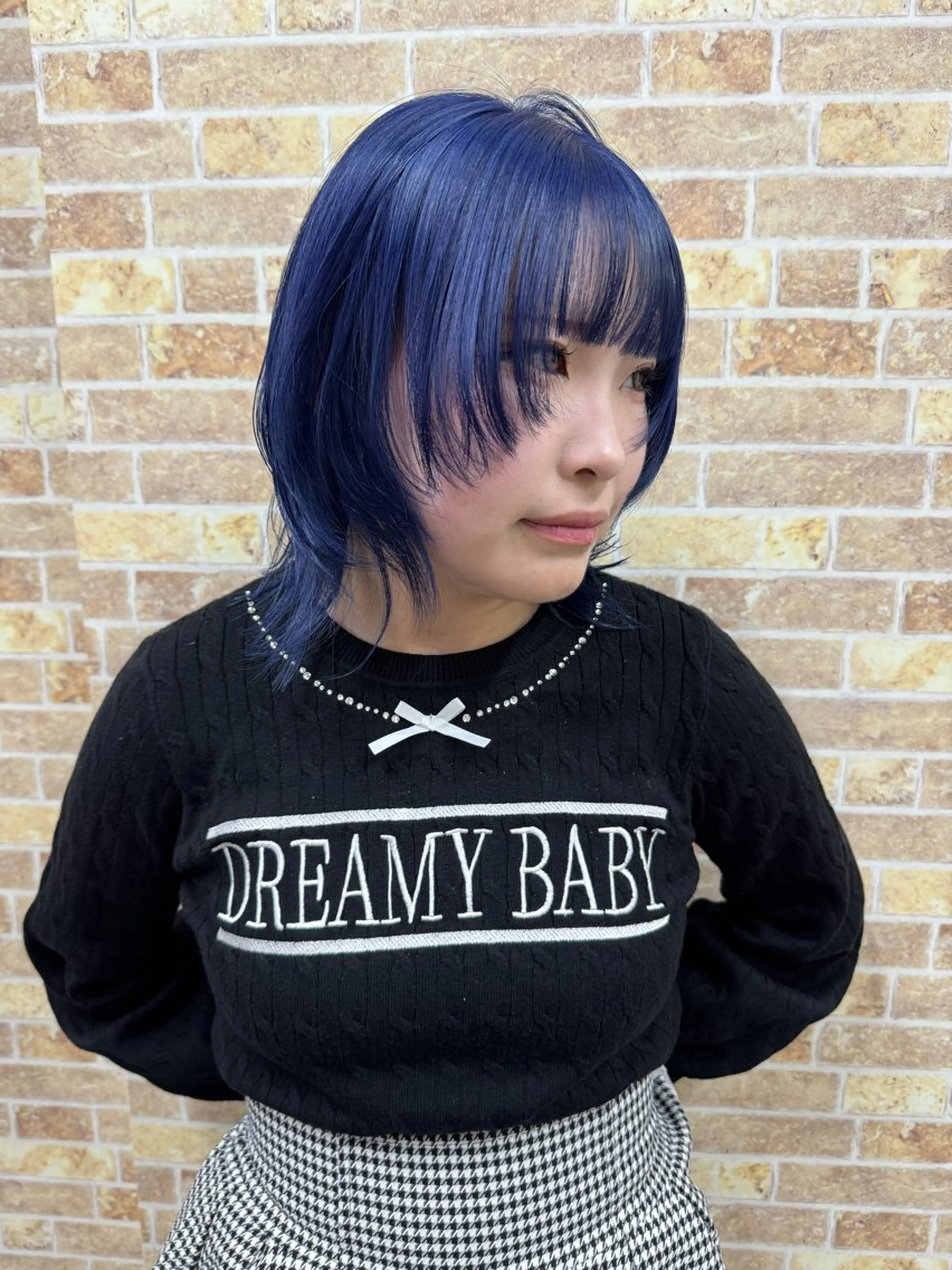カラー ブリーチ ブルーカラー 皆川 千奈実のヘアスタイル