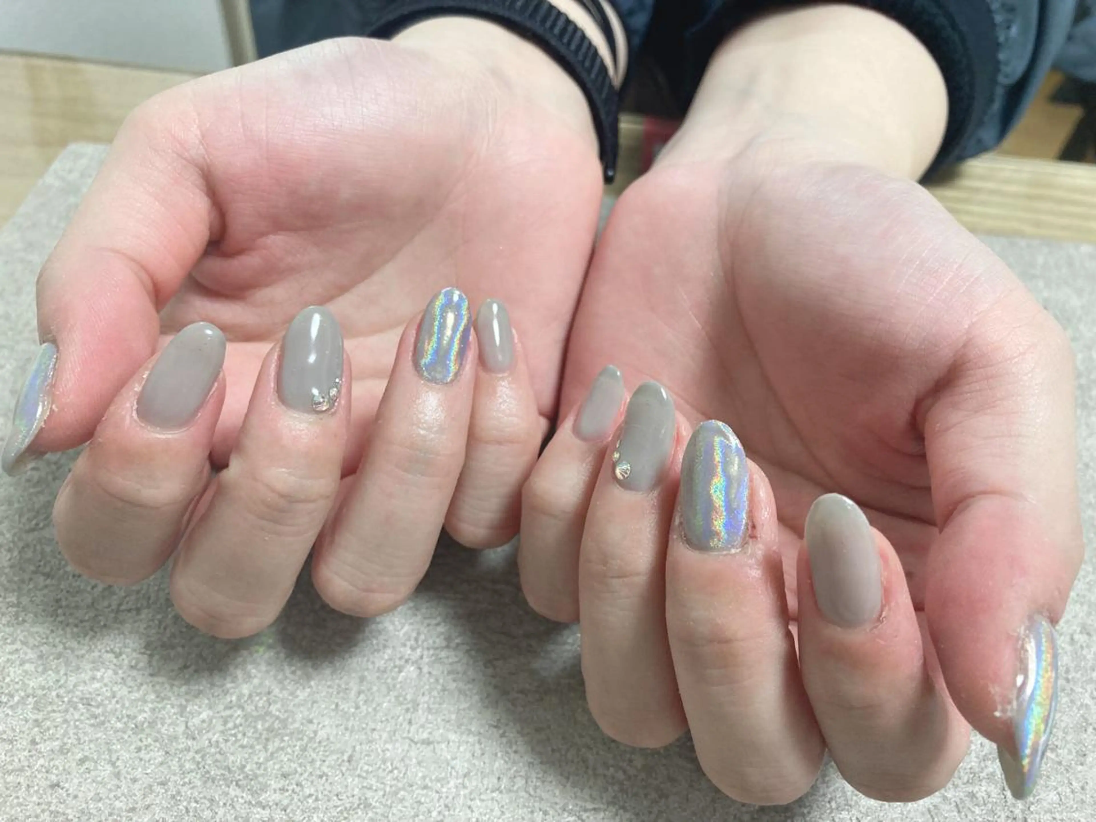ネイル オーロラネイル フラワーネイル フットネイル フレンチネイル ジェルネイル mogunail &blowのネイルデザイン