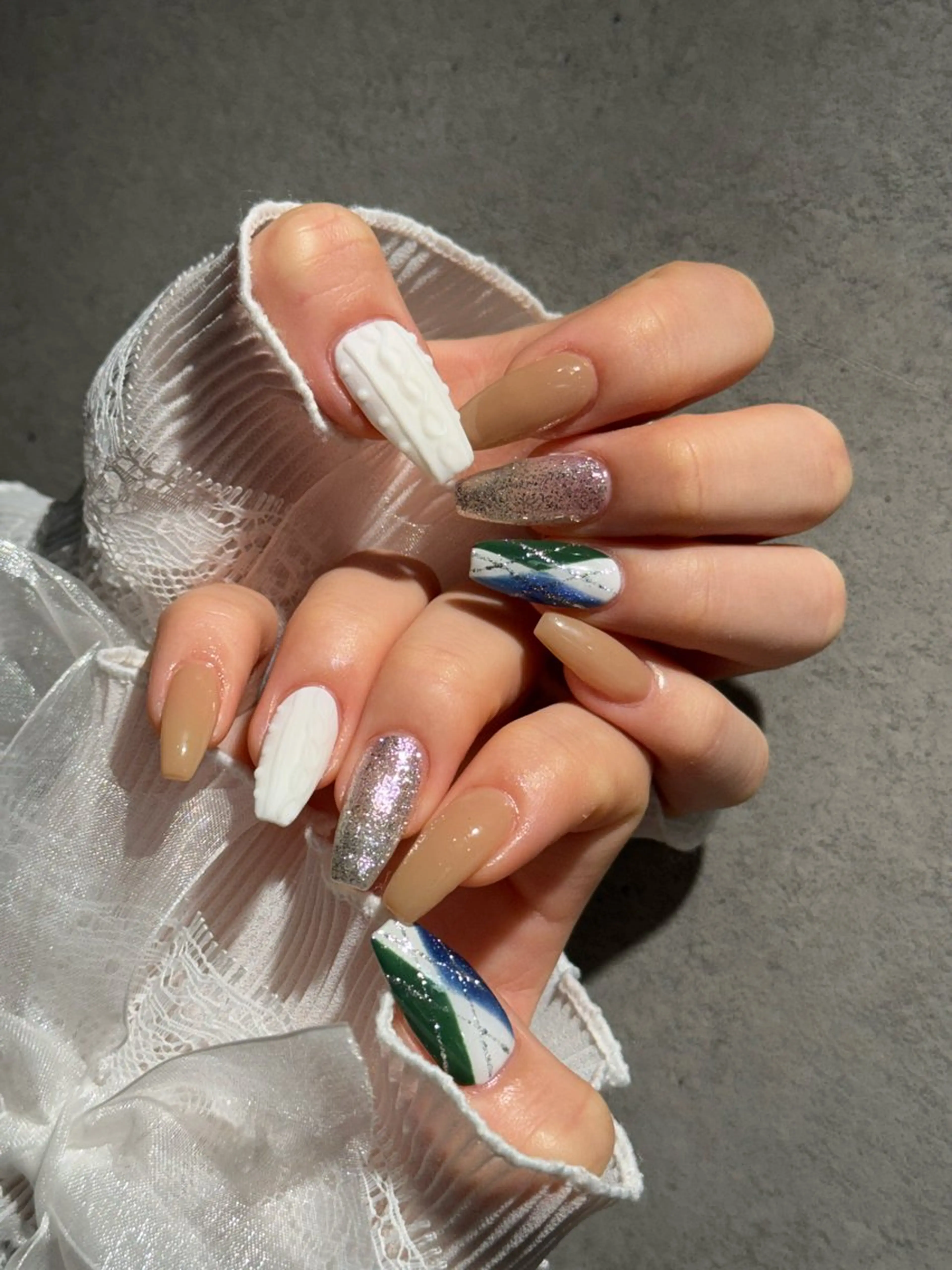 ネイル I-nailロング /ワンホン/キラキラのネイルデザイン