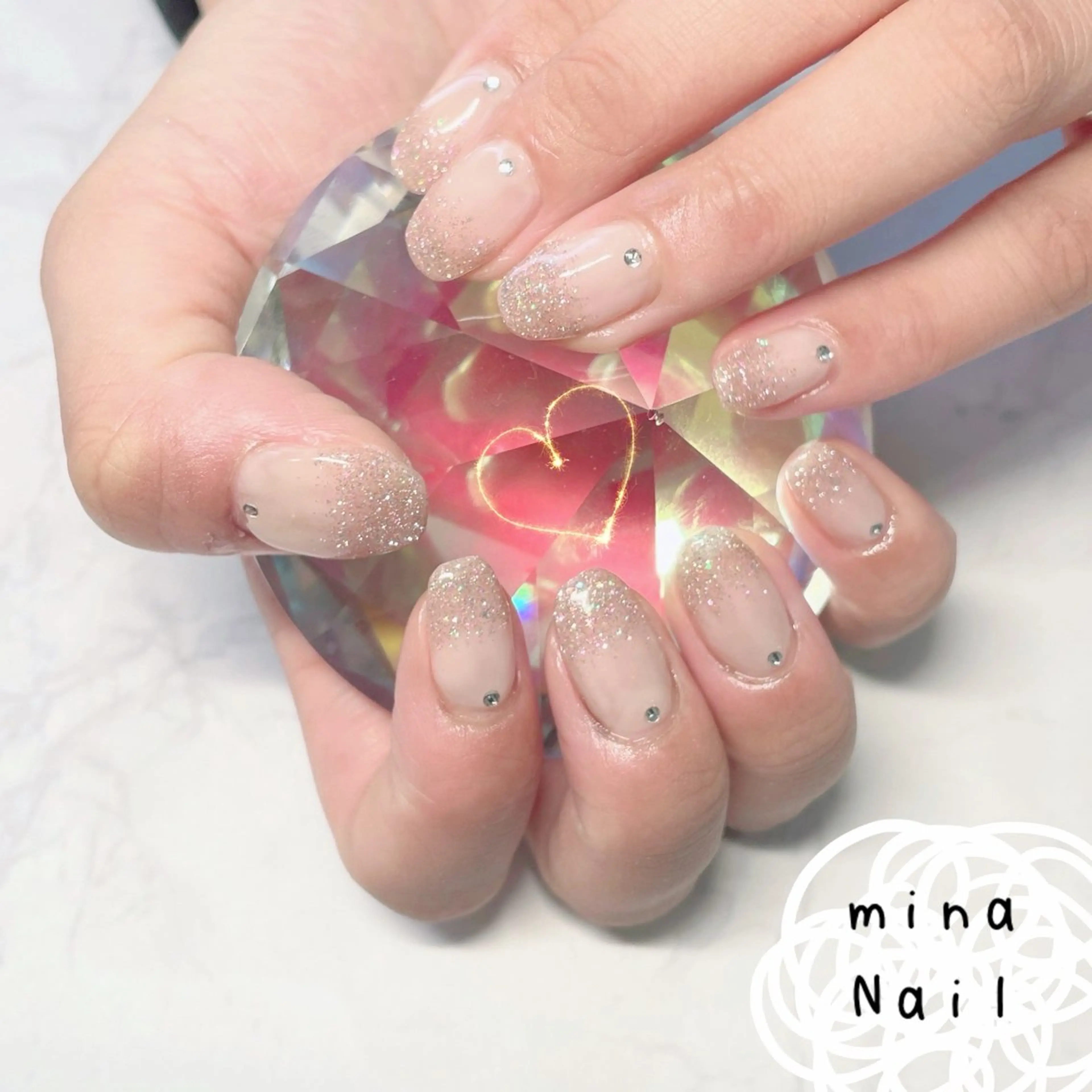 ネイル フラッシュネイル グラデーション 韓国ネイル ラメ(グリッター) ラメグラデーション mina Nailのネイルデザイン