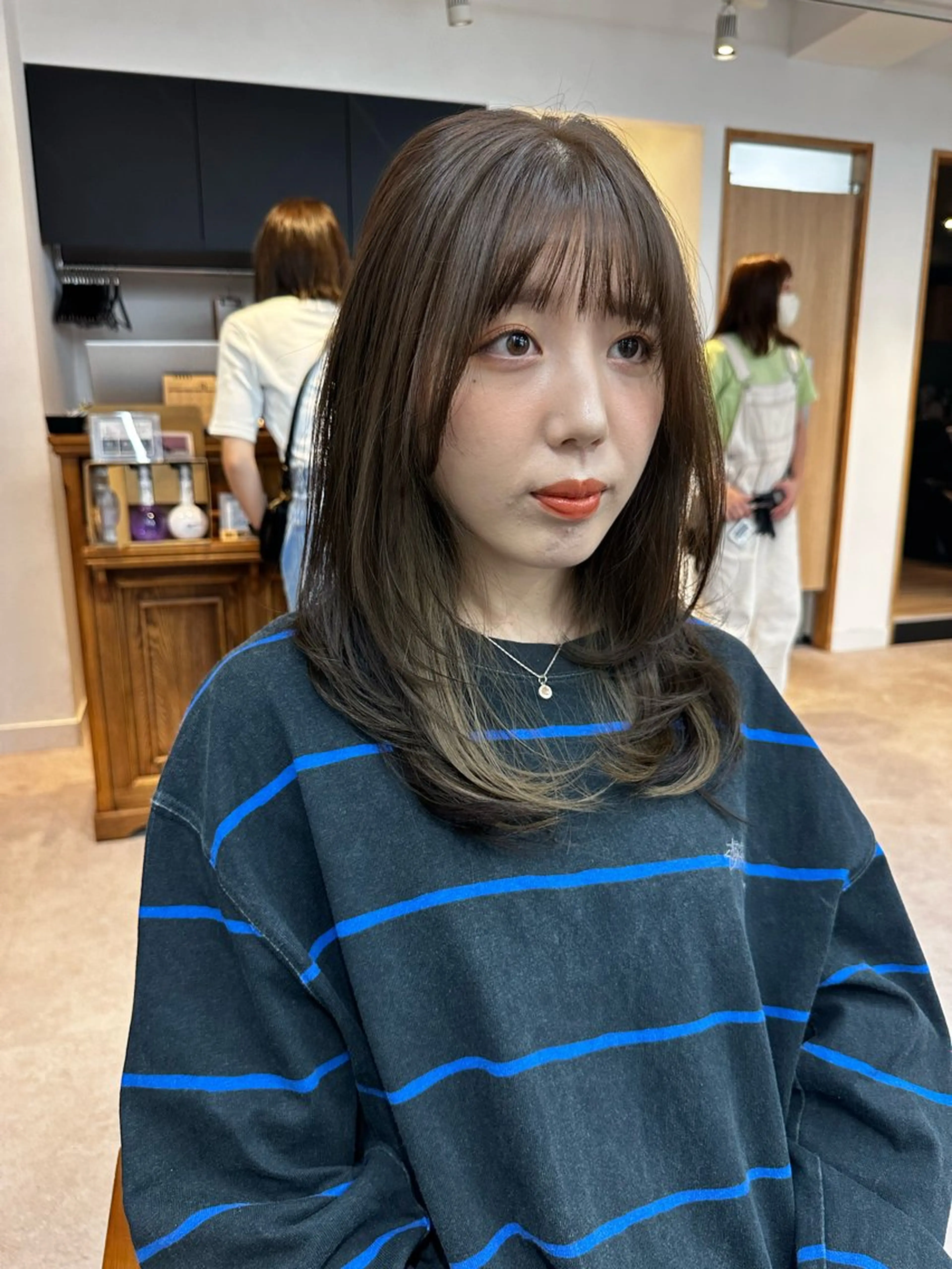 ミディアム カラー パーマ ヘアアレンジ キッズ レイヤーカット／顔周 りカット/縮毛矯正のヘアスタイル