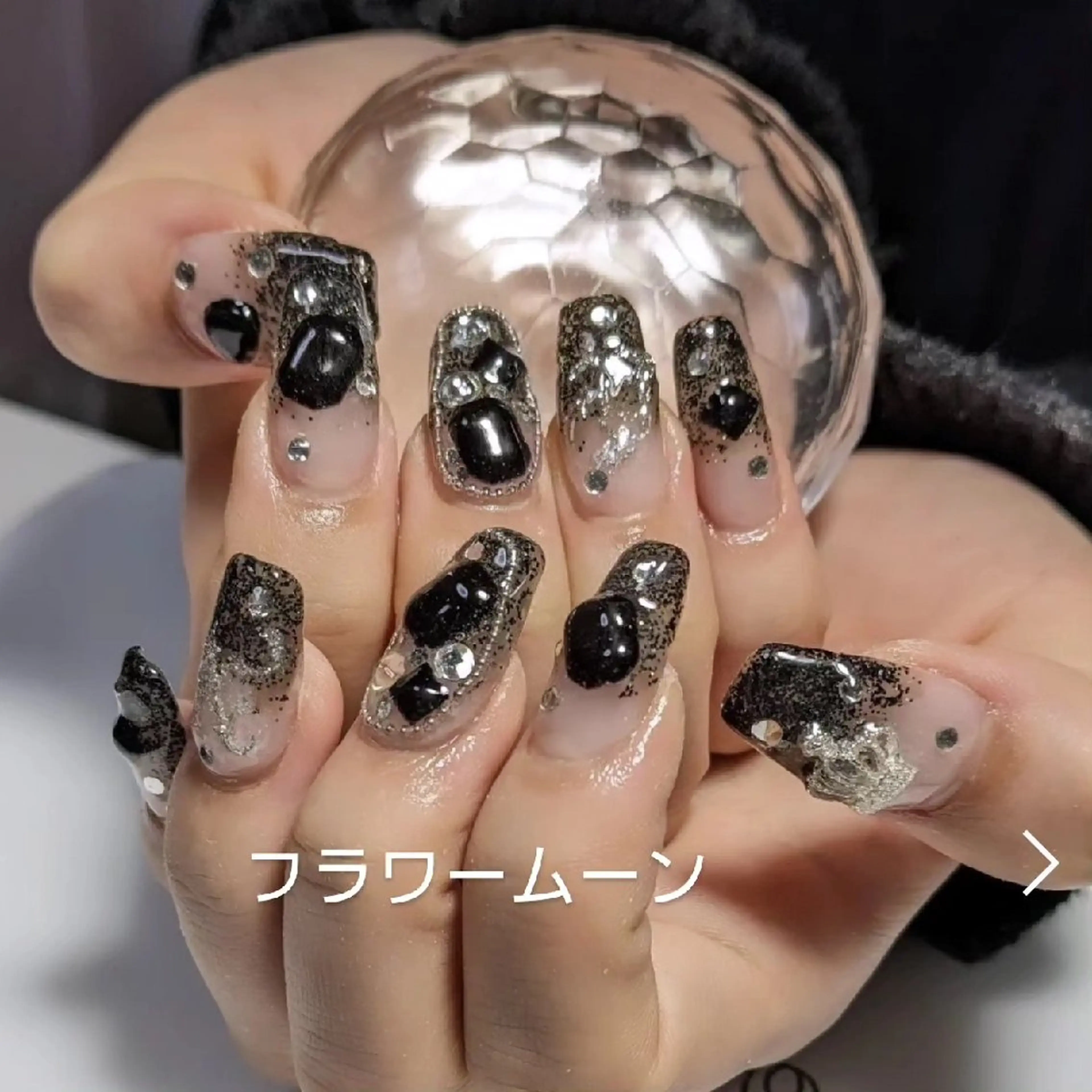 ネイル グラデーション フラワー ムーンのネイルデザイン