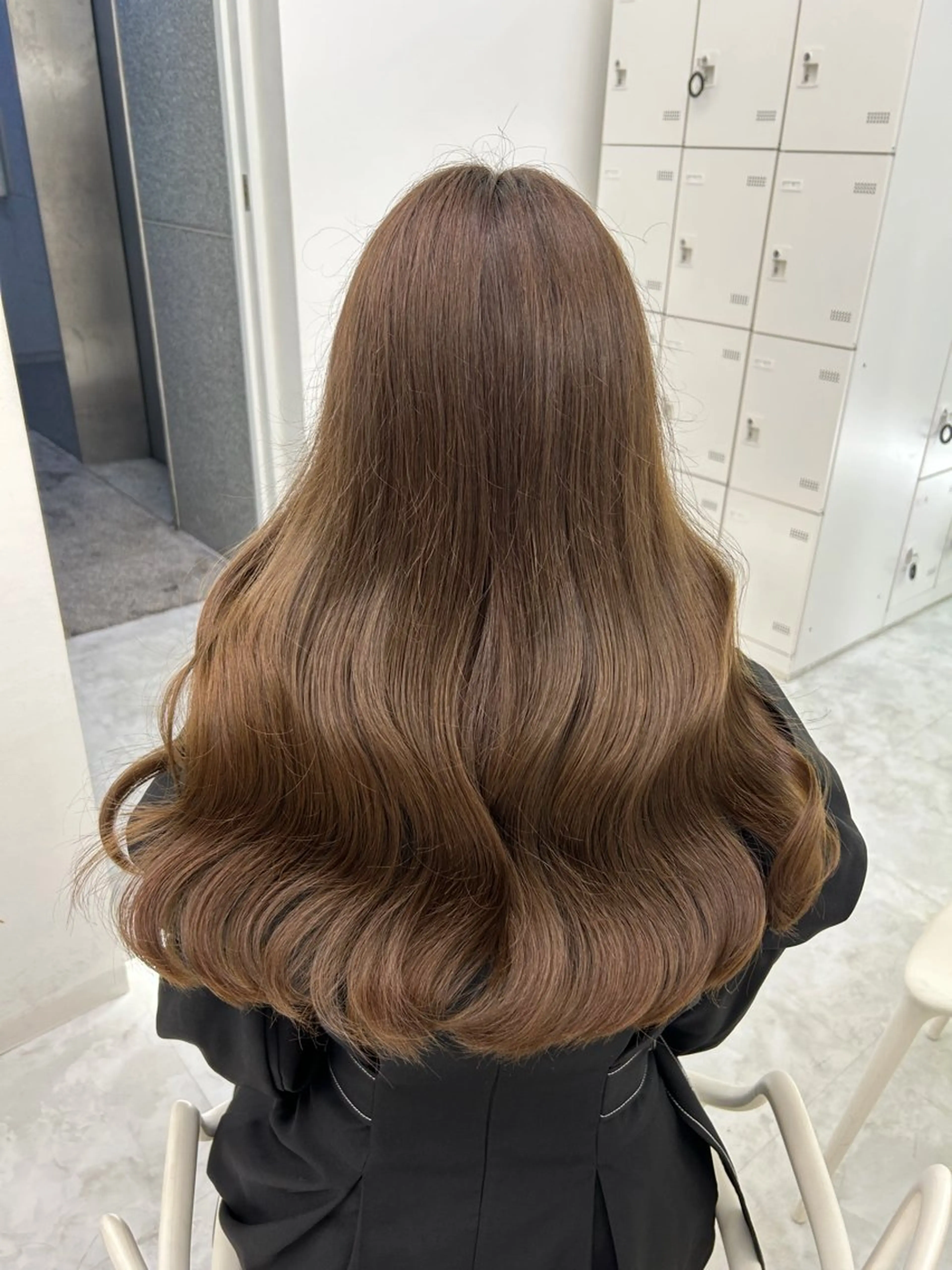 ロング ヘアカラー トリートメント ヘアセット 艶髪ハイトーンカラー 渋谷🎀ririkaのヘアスタイル