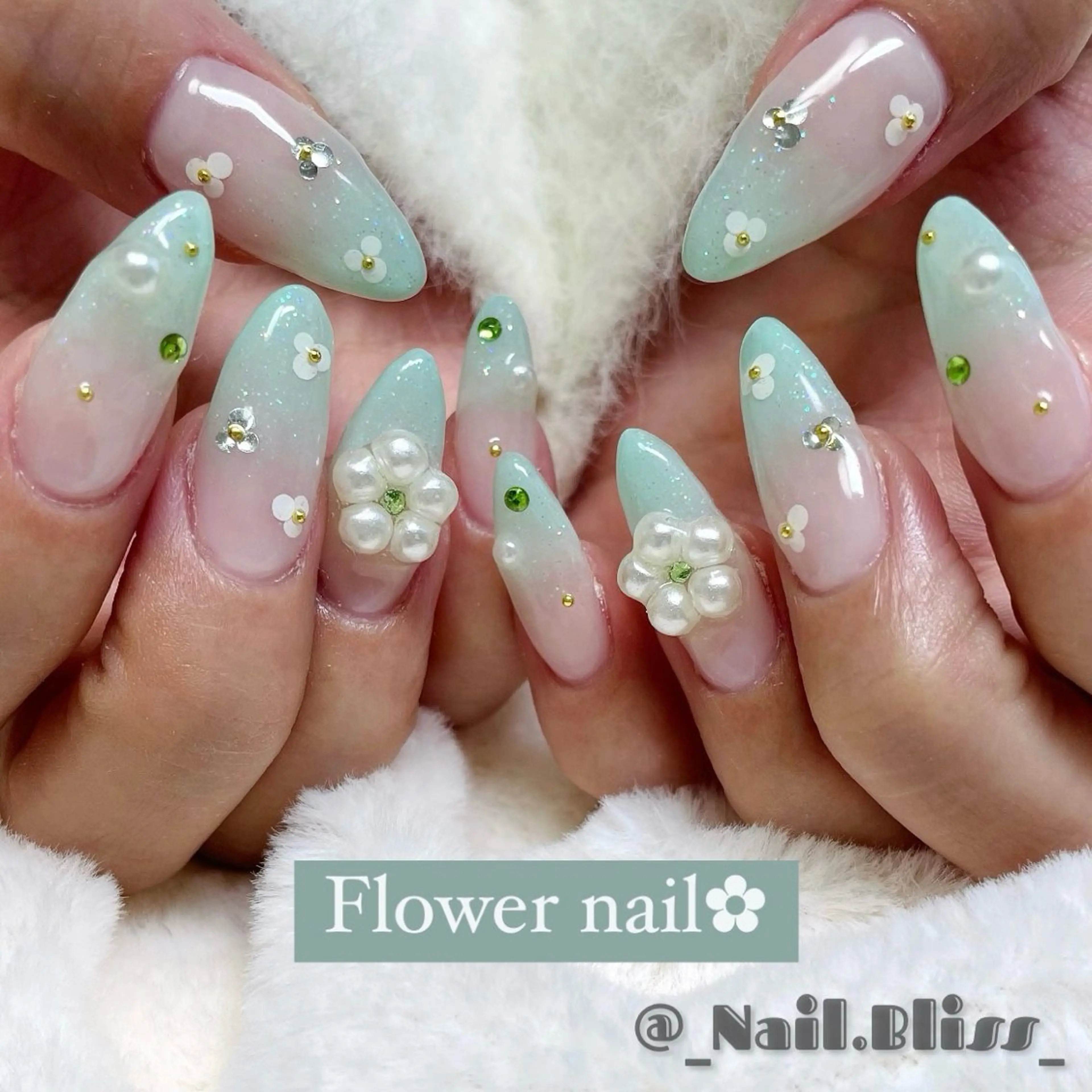 ネイル グリーン ラメ(グリッター) ラメグラデーション ハンドネイル NAIL BLISSのネイルデザイン