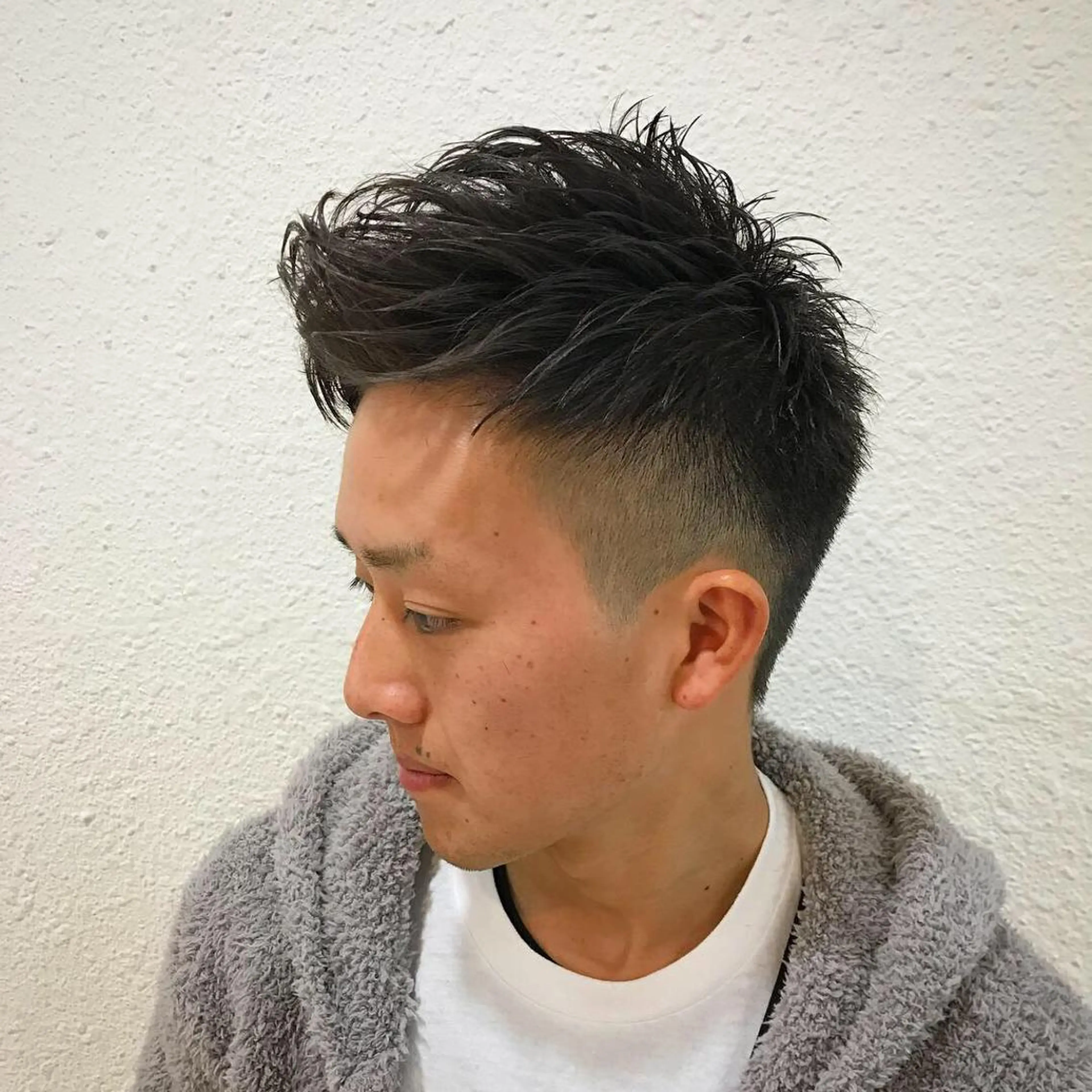 ショート パーマ メンズ フェードカット ツーブロック 刈り上げ 外国人風カラー ショートヘア カット 🟦メンズパーマ🟦 横浜駅｜小上馬淳司のヘアスタイル