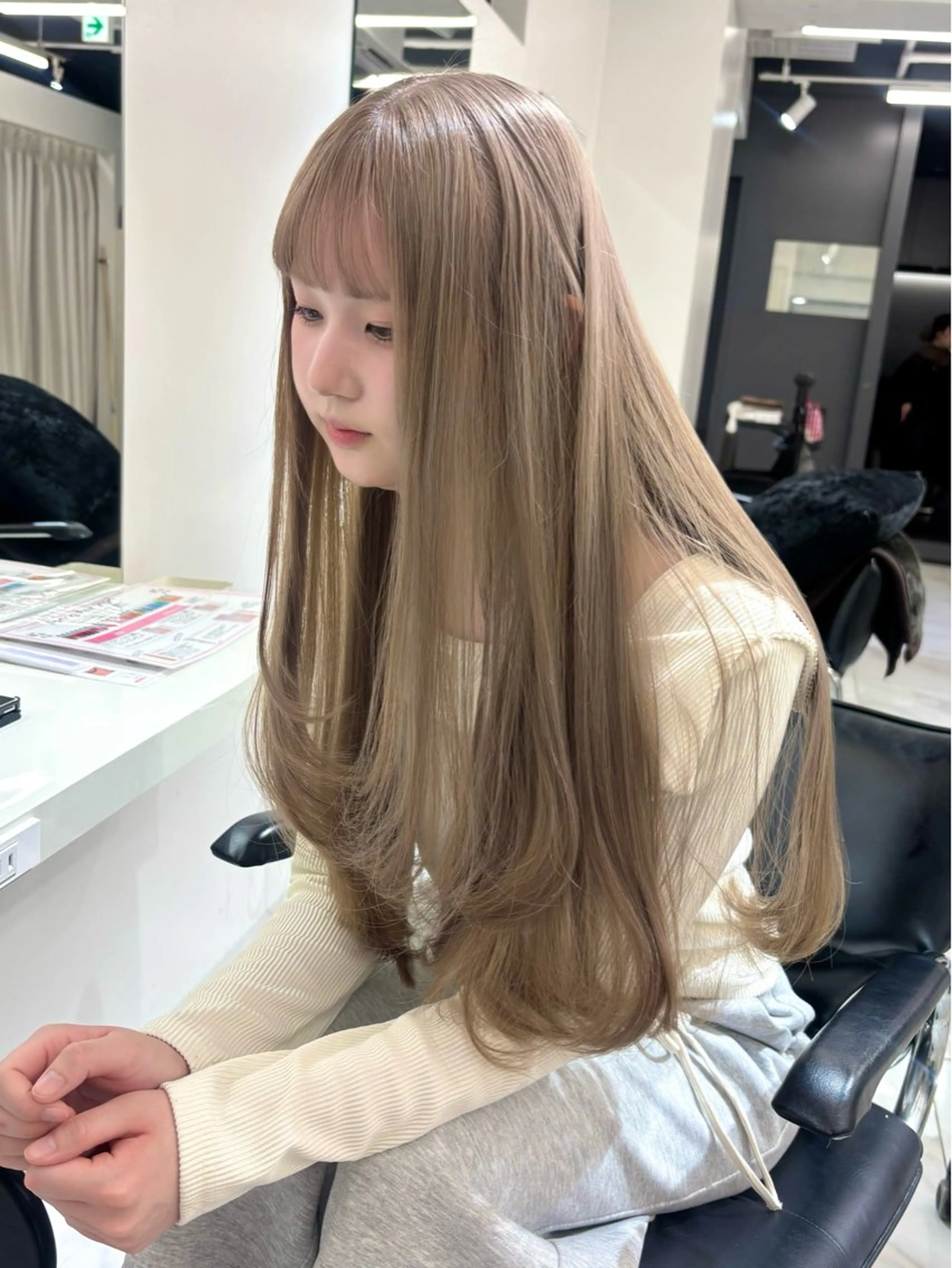 ロング カラー ベージュカラー ブリーチ ホワイトベージュ ヘアカラー トリートメント 🩶大人韓国ヘア 渋谷/Satsukiのヘアスタイル