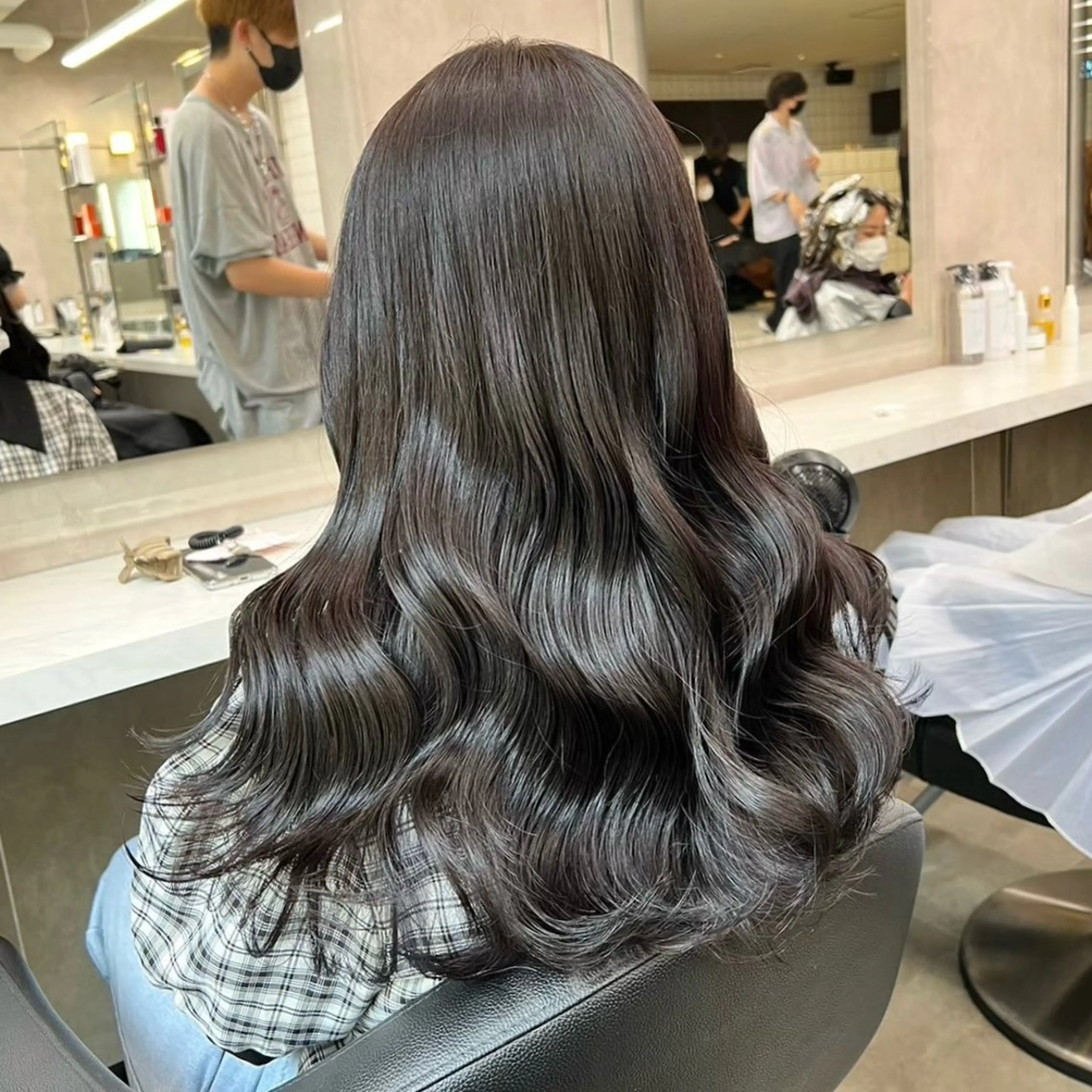 ロング カラー ヘアカラー トリートメント ヘッドスパ 韓国風艶髪🎀 暖色カラー🤍のヘアスタイル