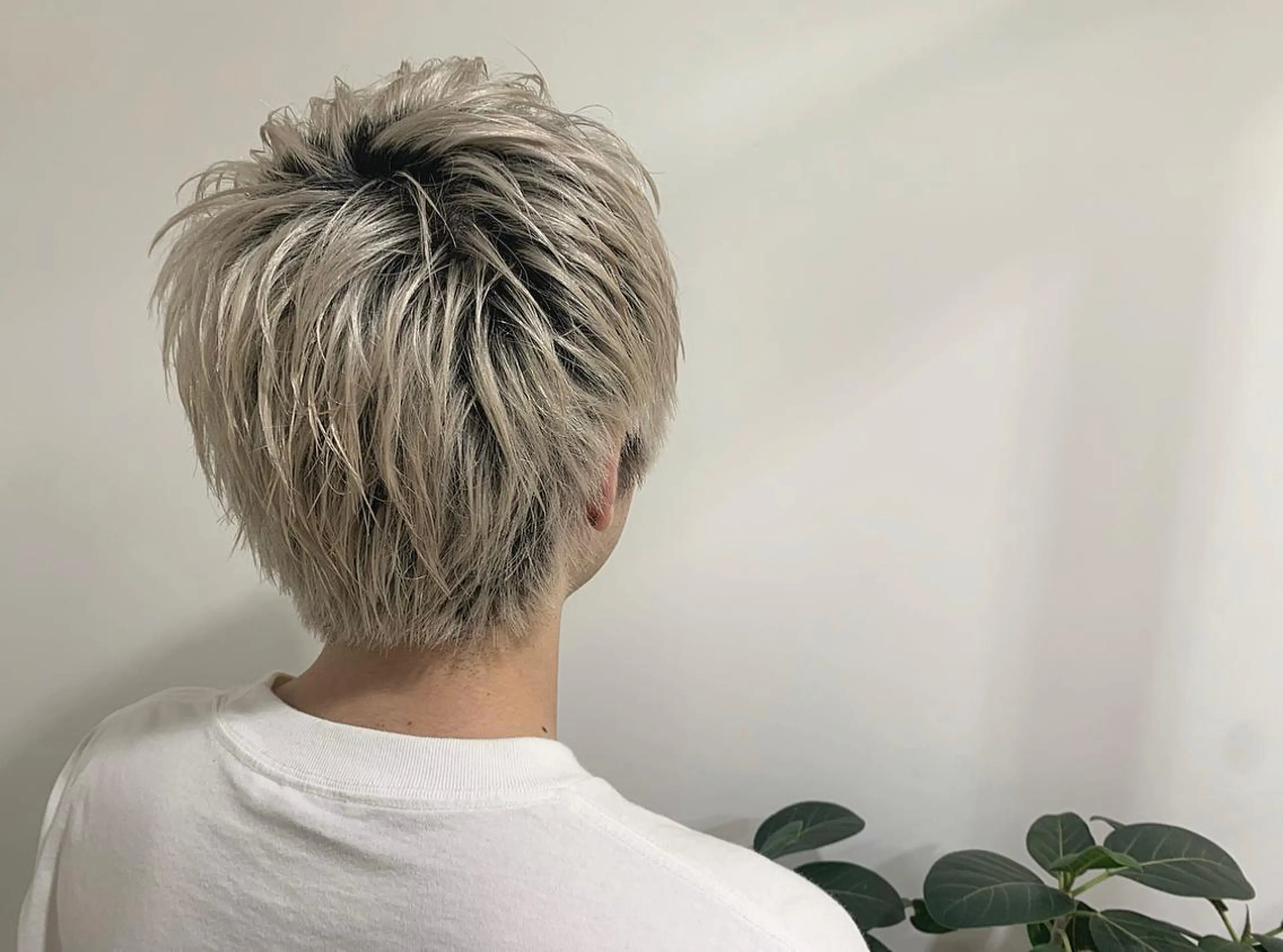 ショート カラー メンズ メンズブリーチ ブリーチ カット ヘアカラー たかいわ みきのヘアスタイル