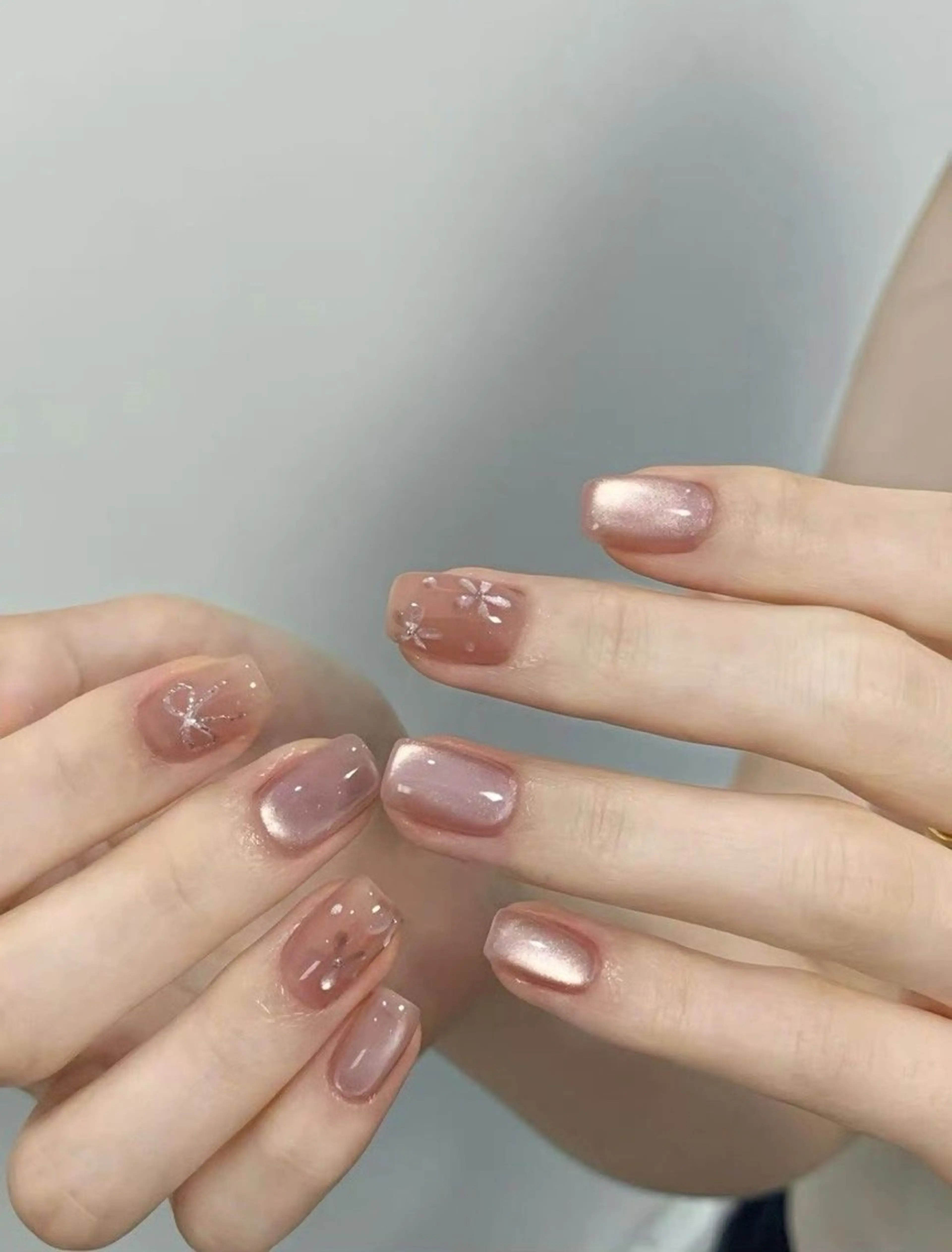 ネイル 長さ出し フレンチネイル グラデーション 卒業式 マグネットネイル MIHANA NAILのネイルデザイン