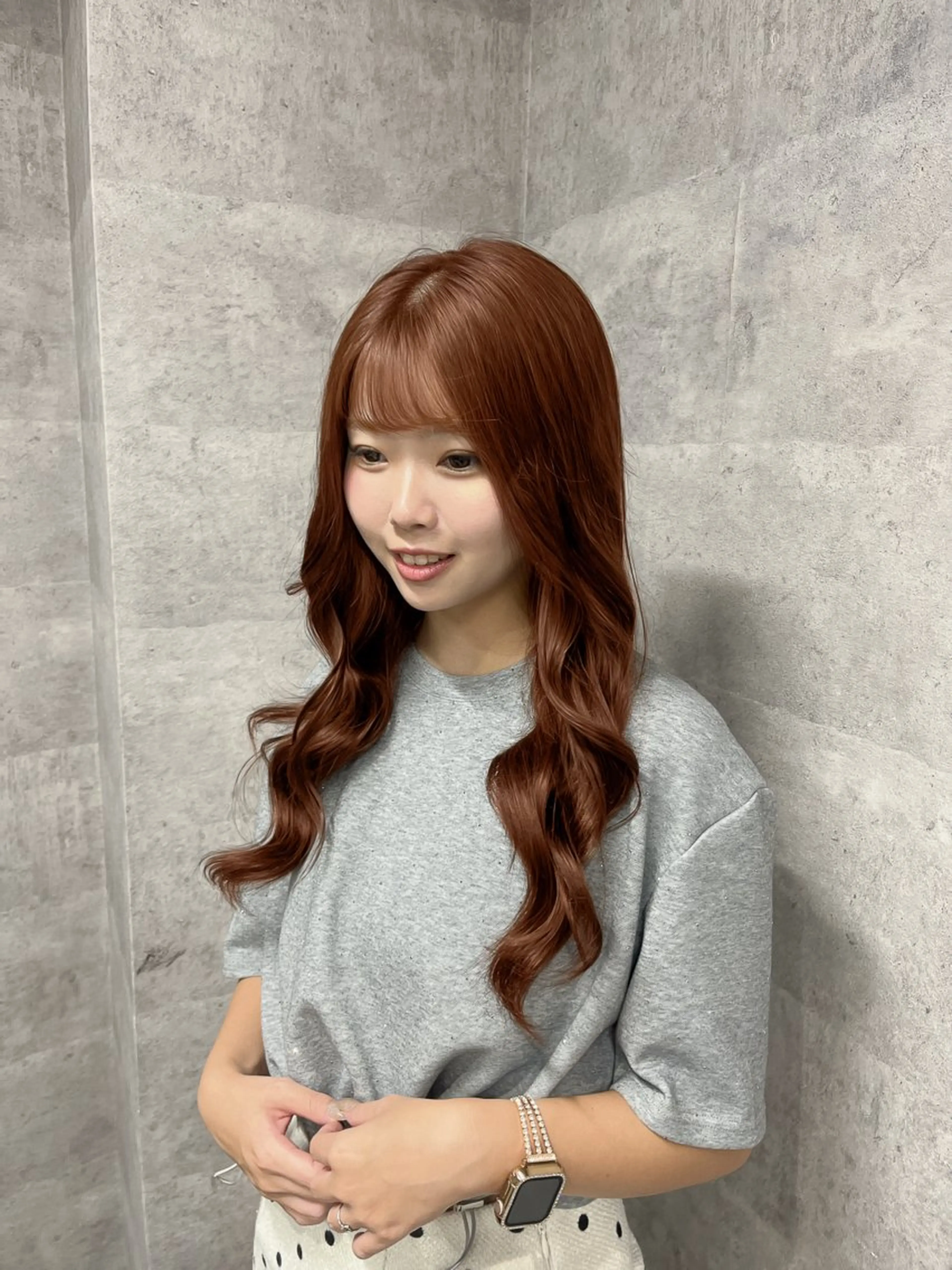 ロング カラー HOHOMI （ほほみ）のヘアスタイル