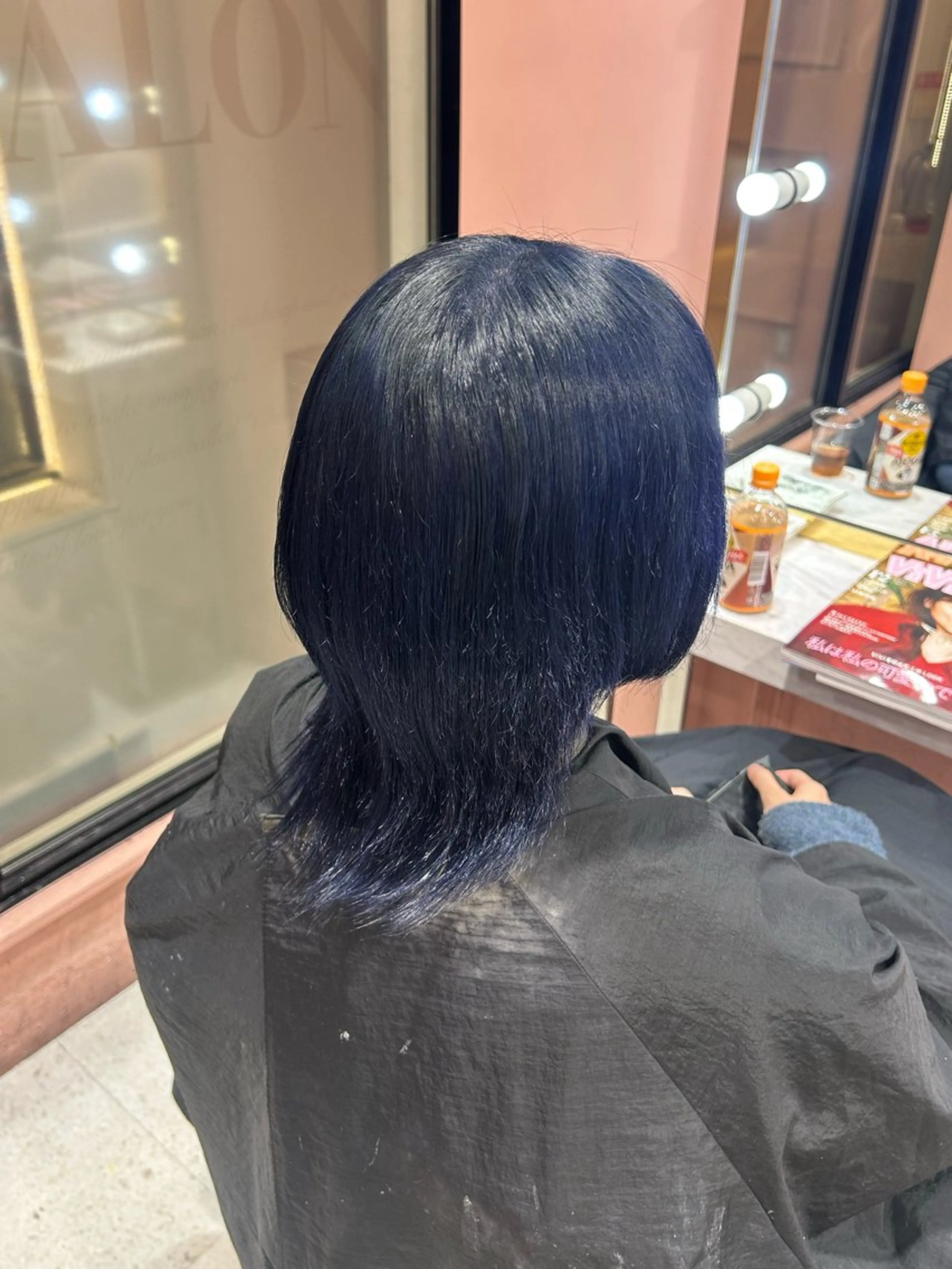 ショート カラー ブルーカラー ネイビーカラー Chérie Honokaのヘアスタイル