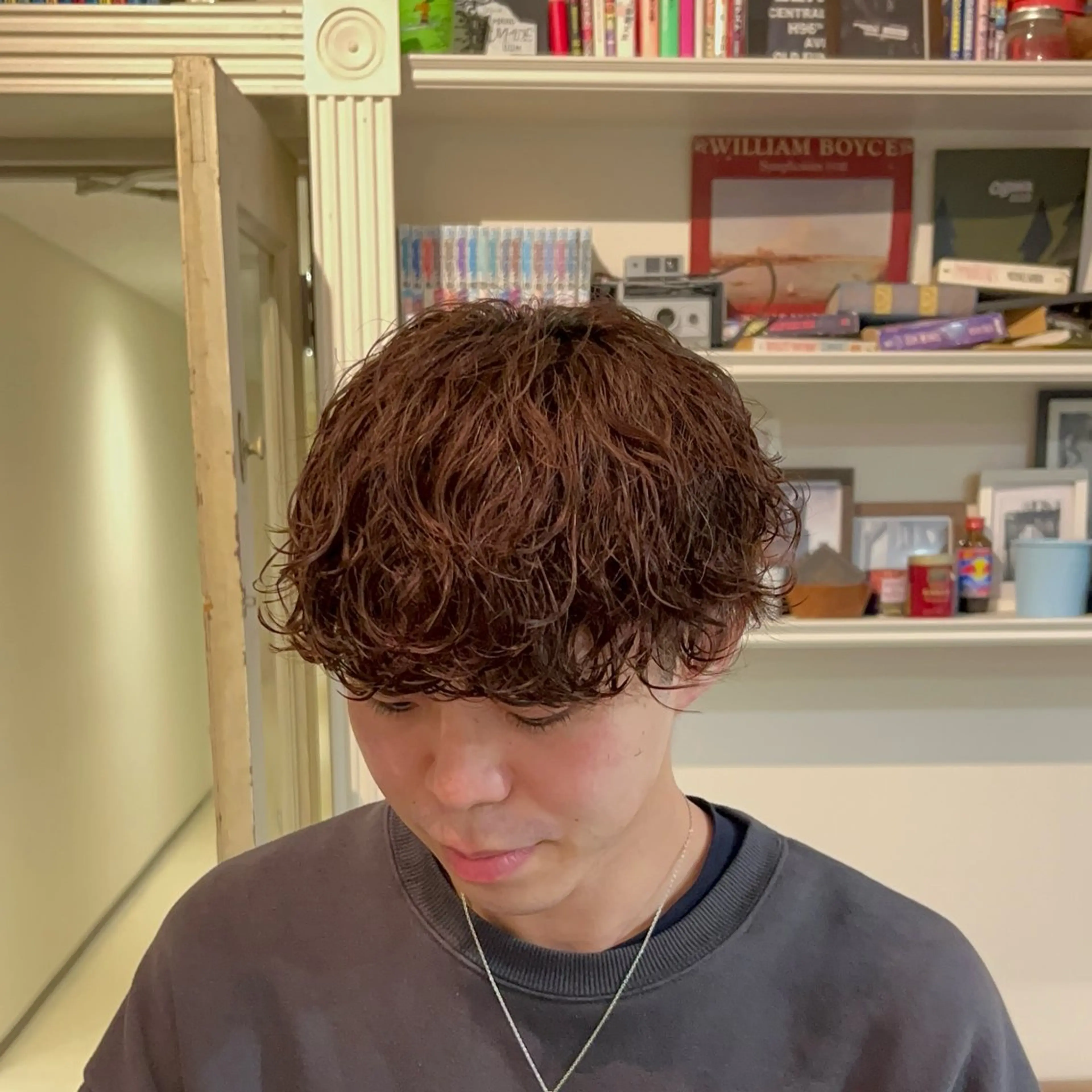 パーマ メンズ 波巻きパーマ オカベ ショウマのヘアスタイル