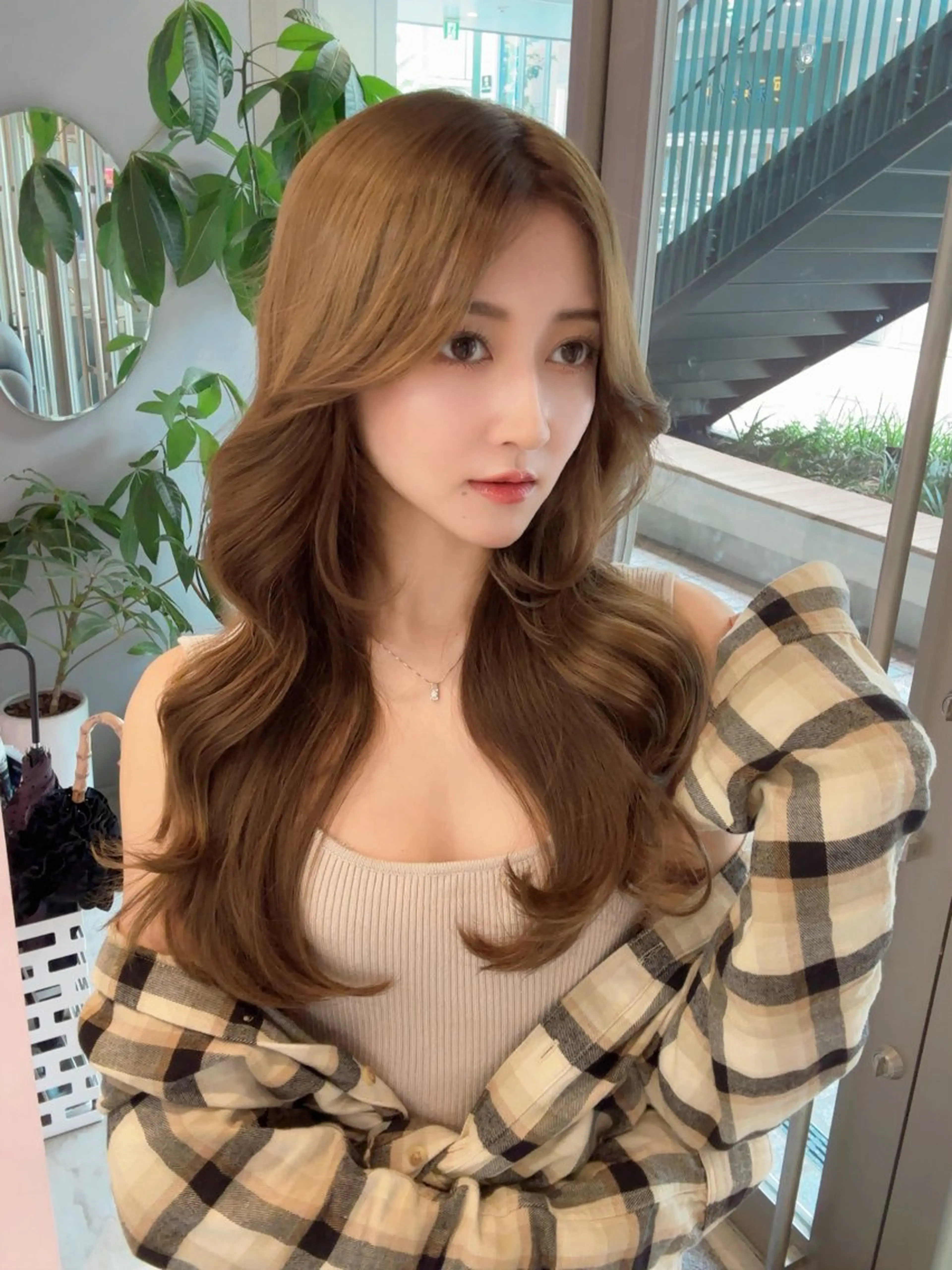 ロング カラー 顔周り似合わせ・巻け るレイヤー水谷航大のヘアスタイル