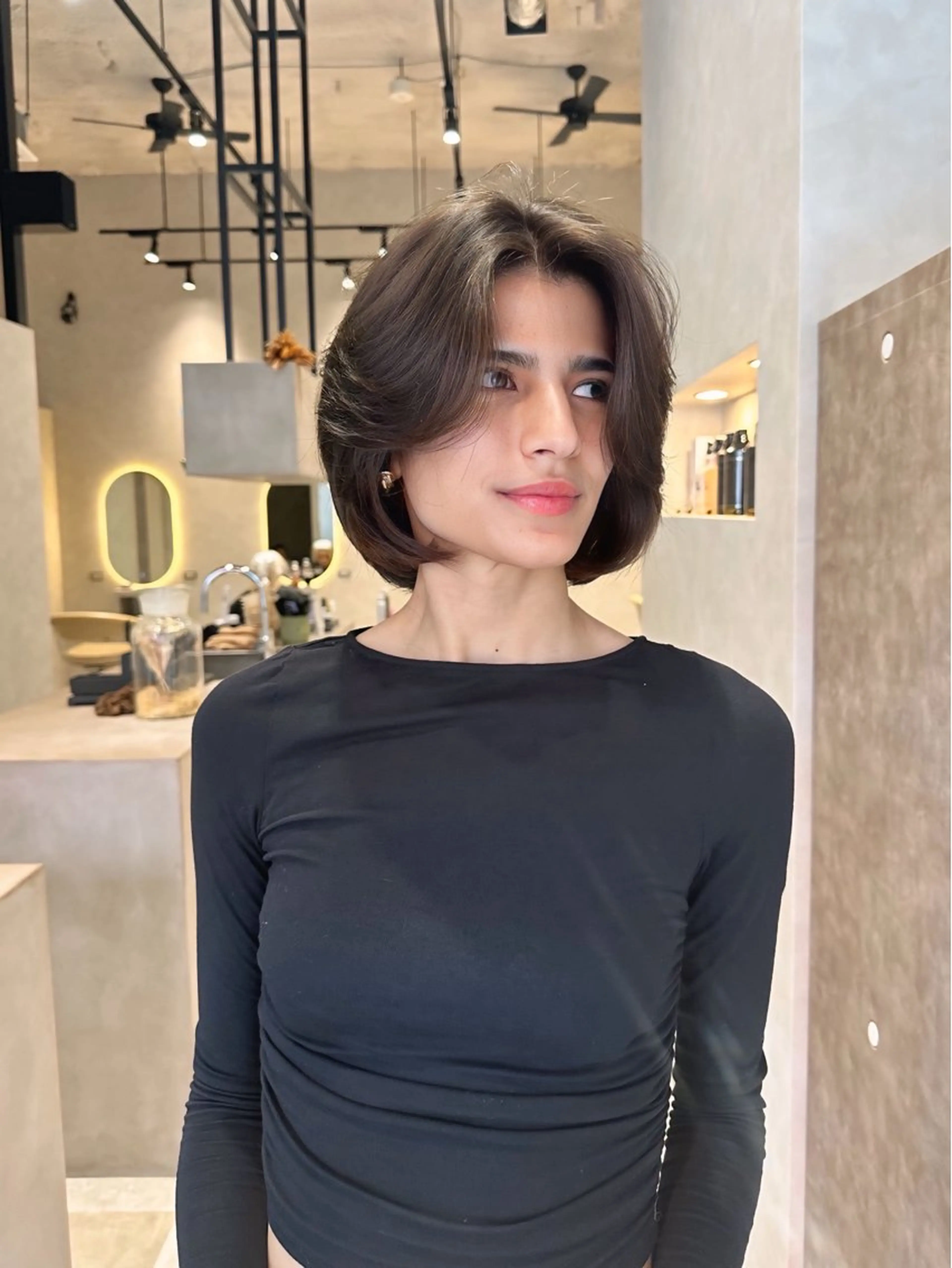 ショート レイヤーカット ショートヘア DEAN 名駅店 大人レイヤーカットのヘアスタイル