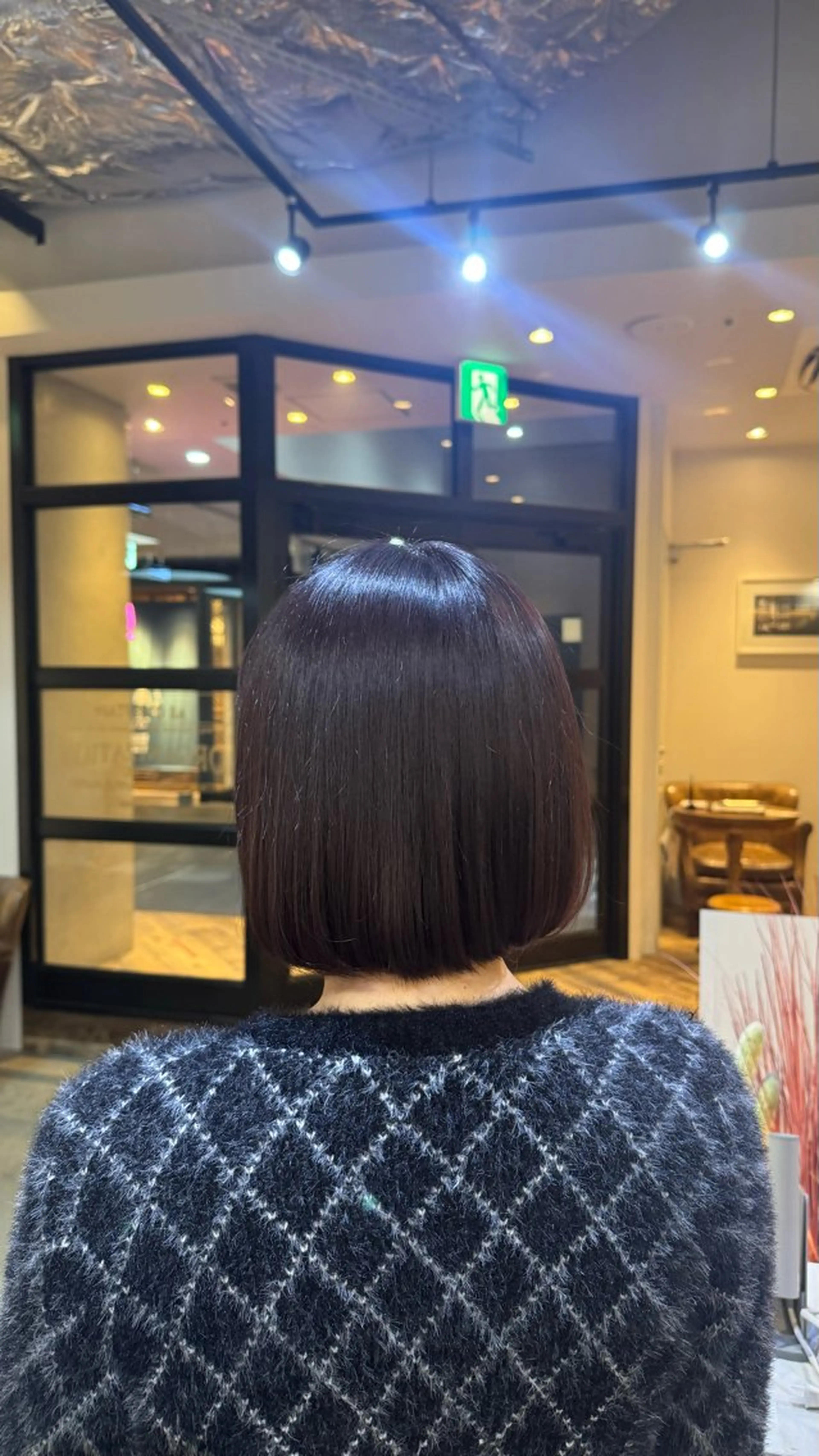 ミディアム ボブ カット ヘアカラー Lolonois miuのヘアスタイル