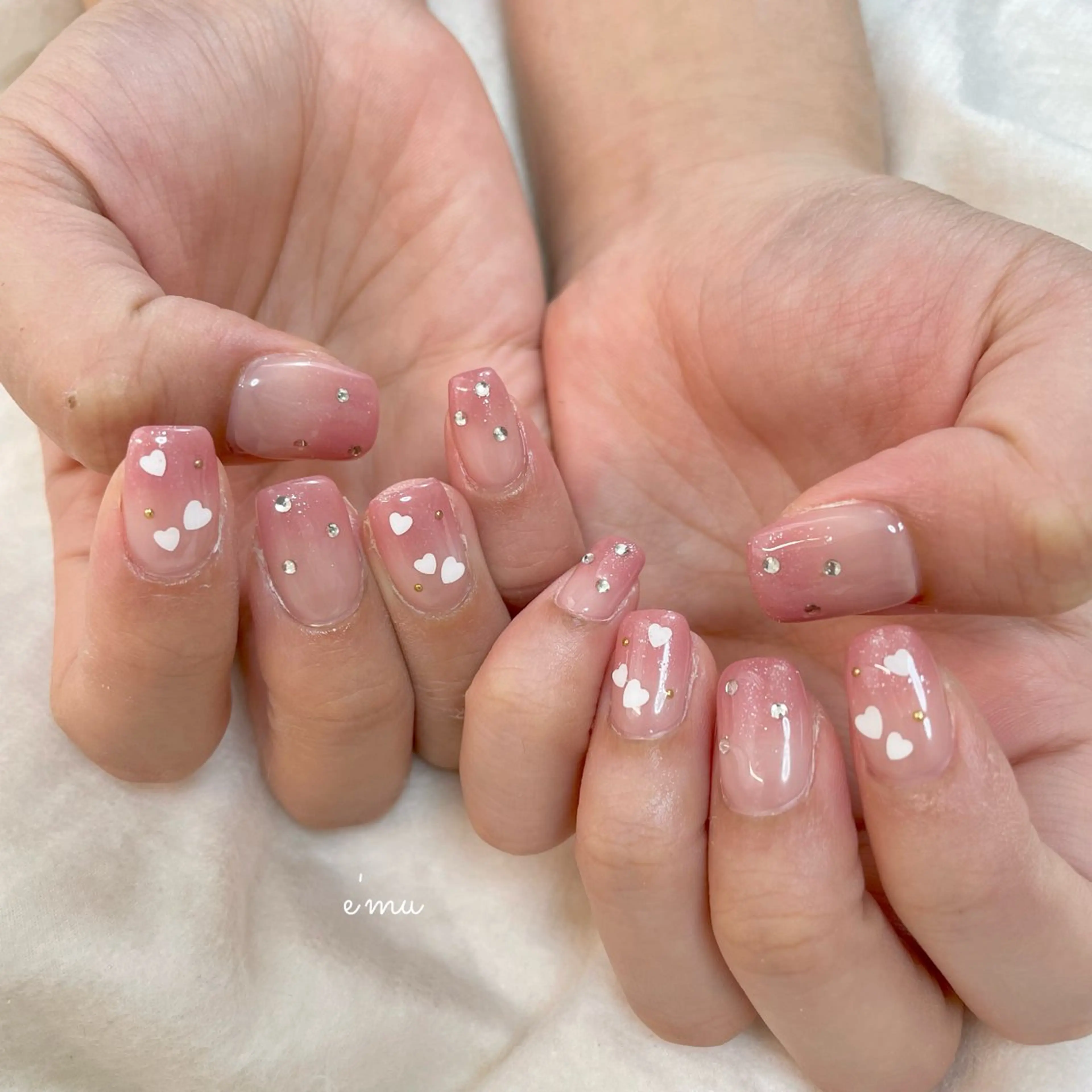 ネイル ハート ハンドネイル nail salon e'mu💐のネイルデザイン