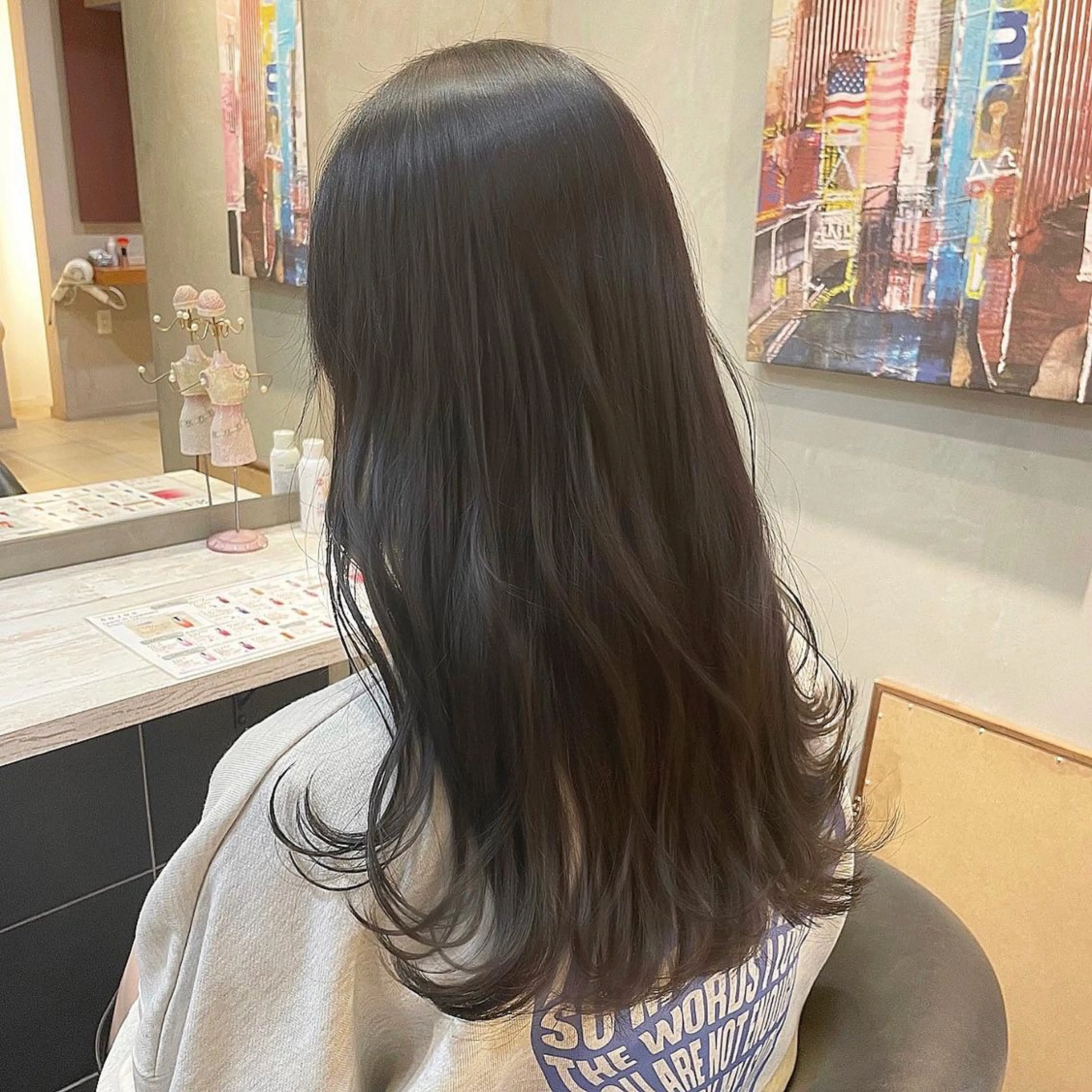 ロング カラー 透明感カラー ダークグレー くびれヘア 顔周りカット 韓国風ヘア 新宿/顔周りカット/ レイヤー/がっきーのヘアスタイル