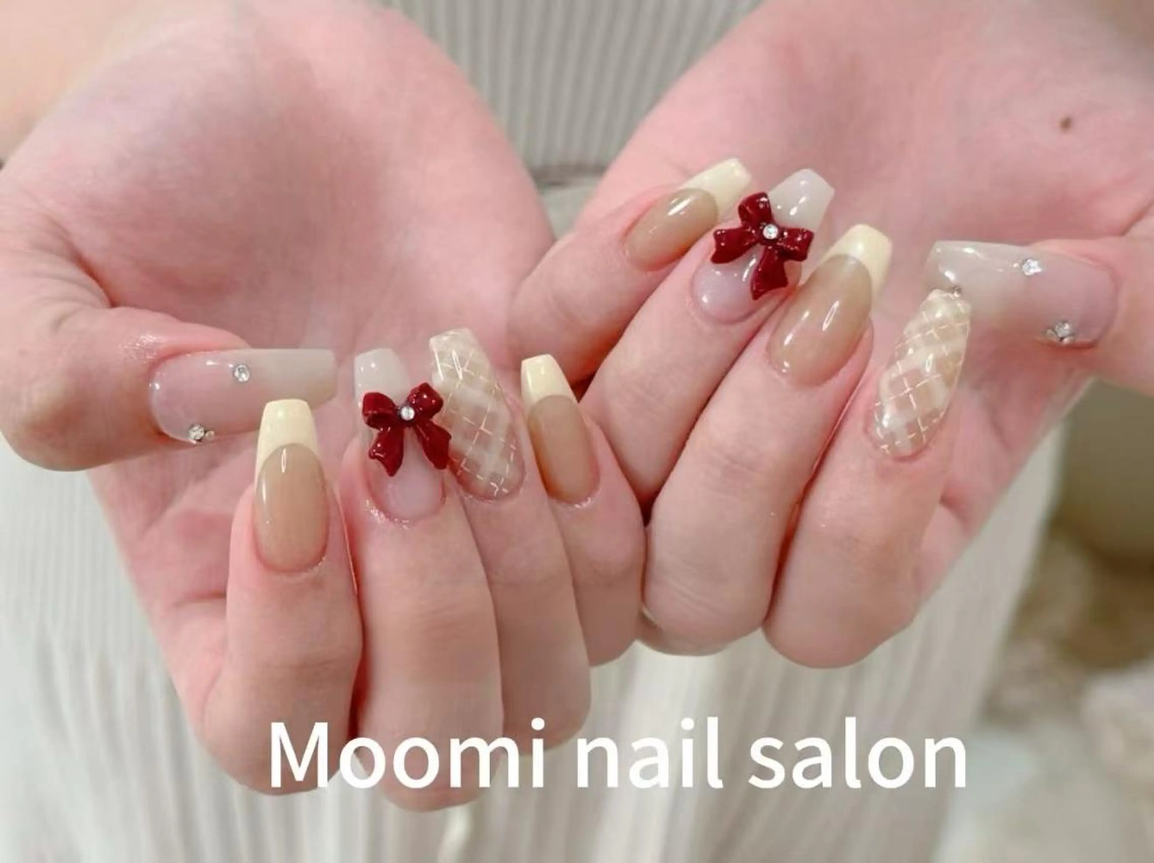 セミロング 韓国風ヘア ハンドネイル Moomi nail salonのネイルデザイン