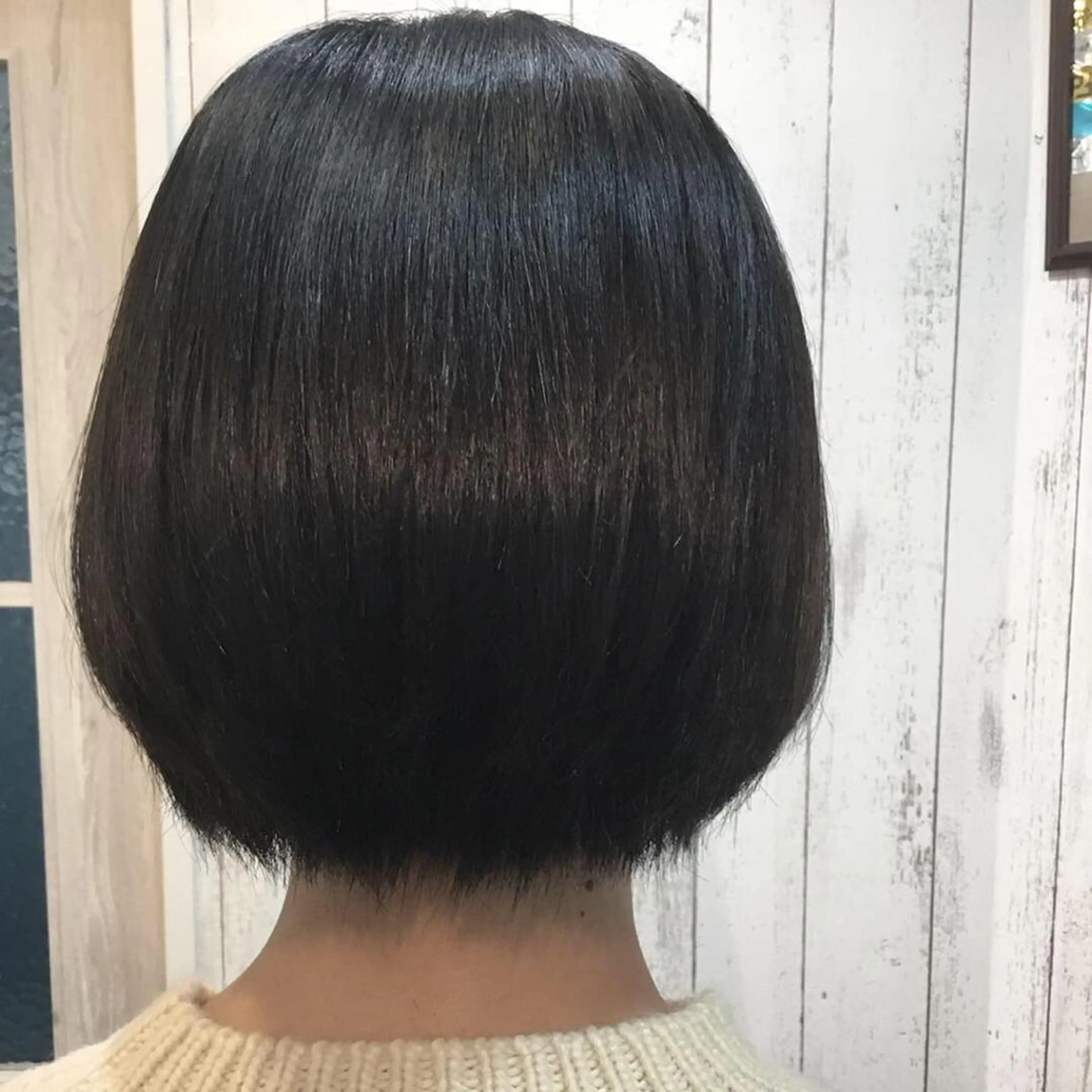 ショート カラー パーマ embrace エンブレイスのヘアスタイル