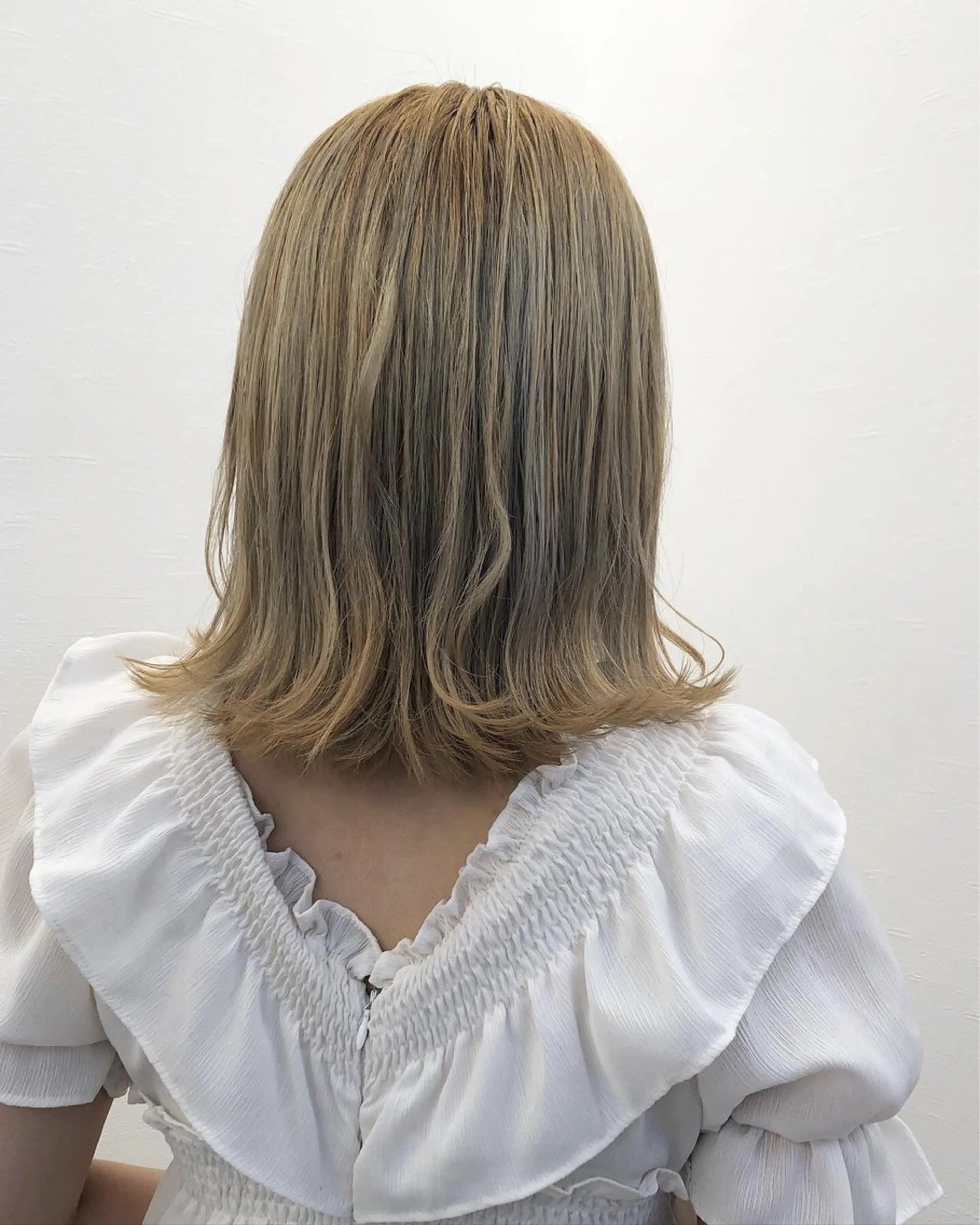 カラー ツノガイ エリのヘアスタイル
