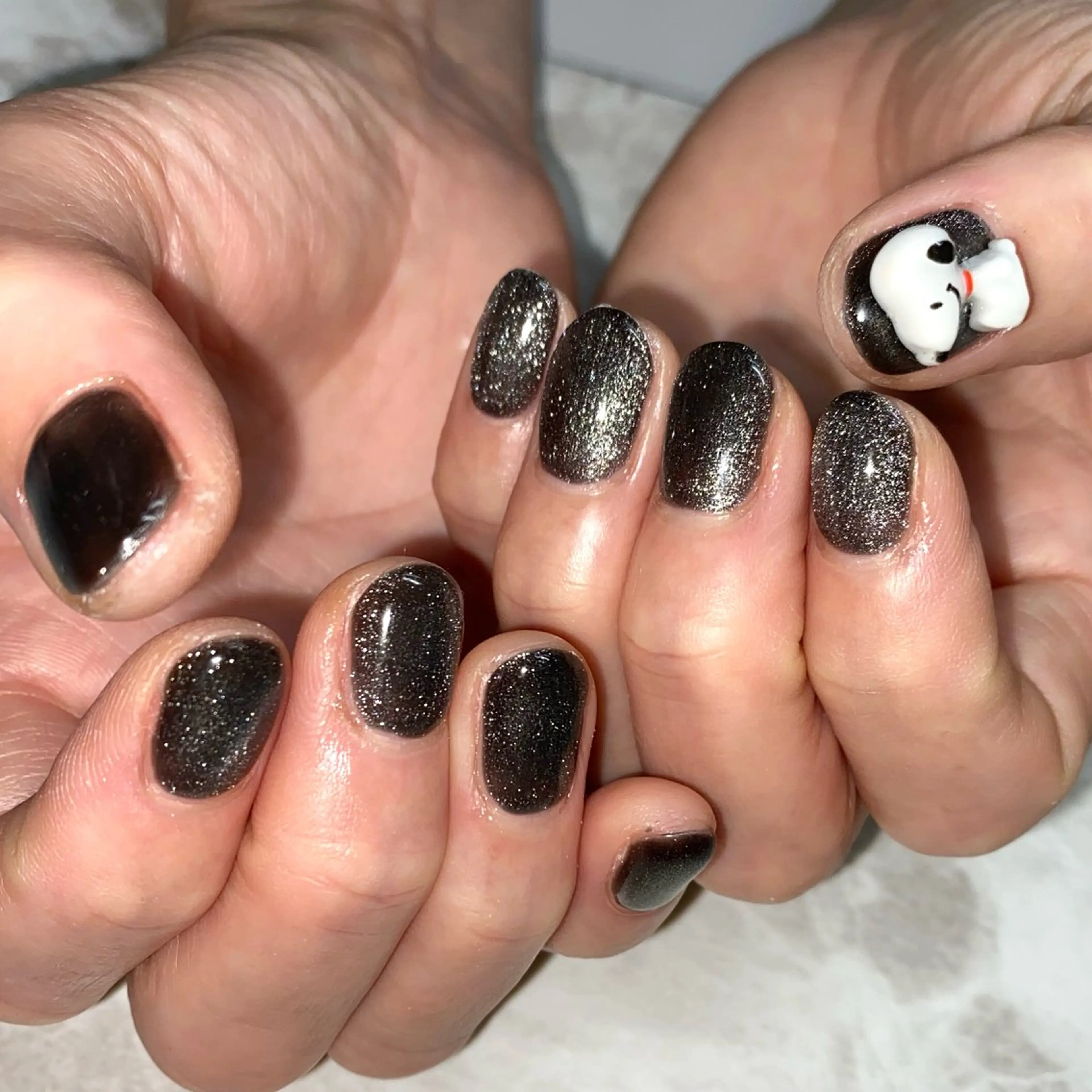 ネイル マグネットネイル マグネットワンカラー ワンカラーネイル ハンドネイル ハンドケア 🫧RaLa ⭐︎AYAKA🫧のネイルデザイン