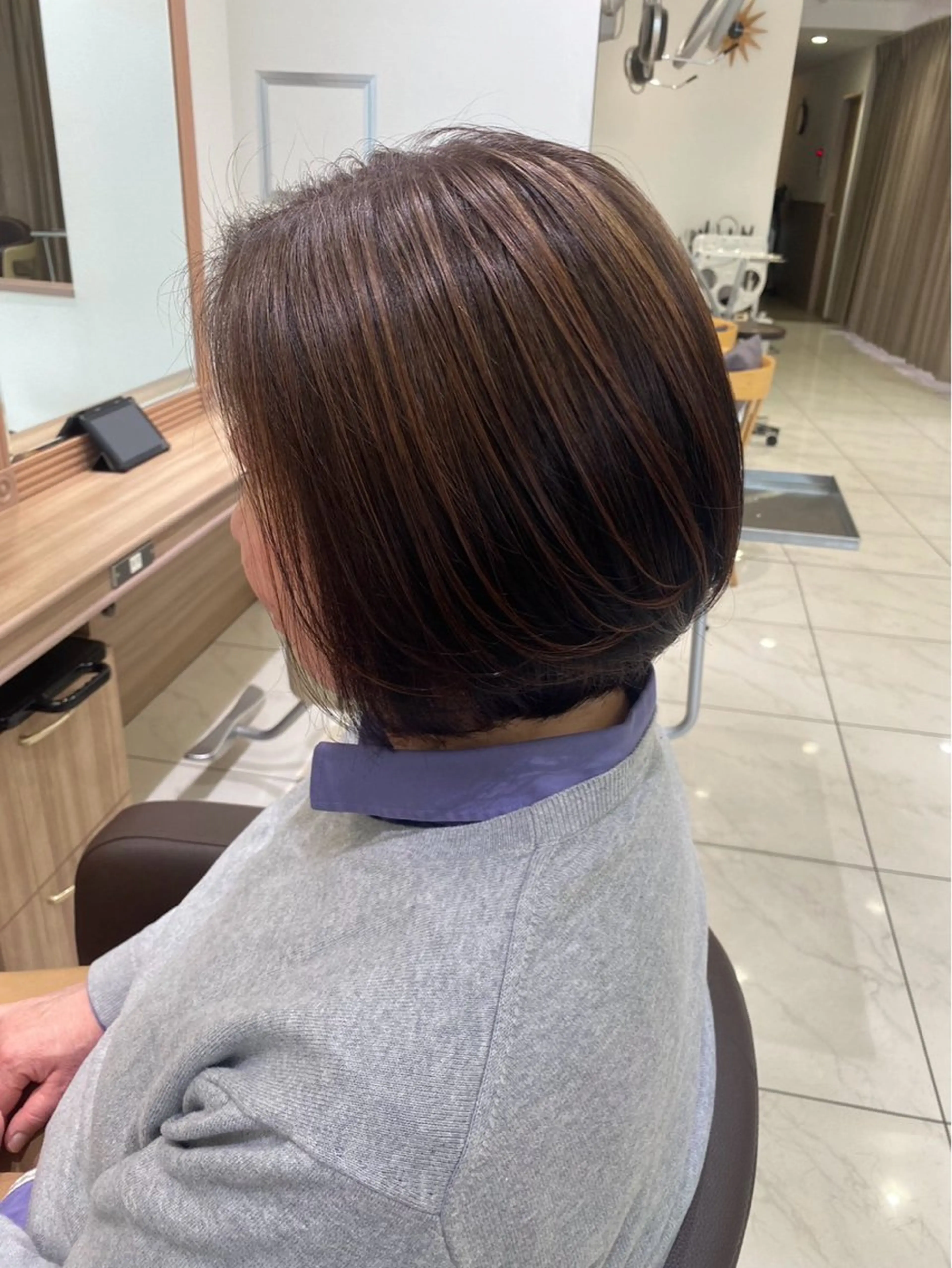 ミディアム カット ヘアカラー 🌱脱白髪染め特化 🌱岡田将英のヘアスタイル