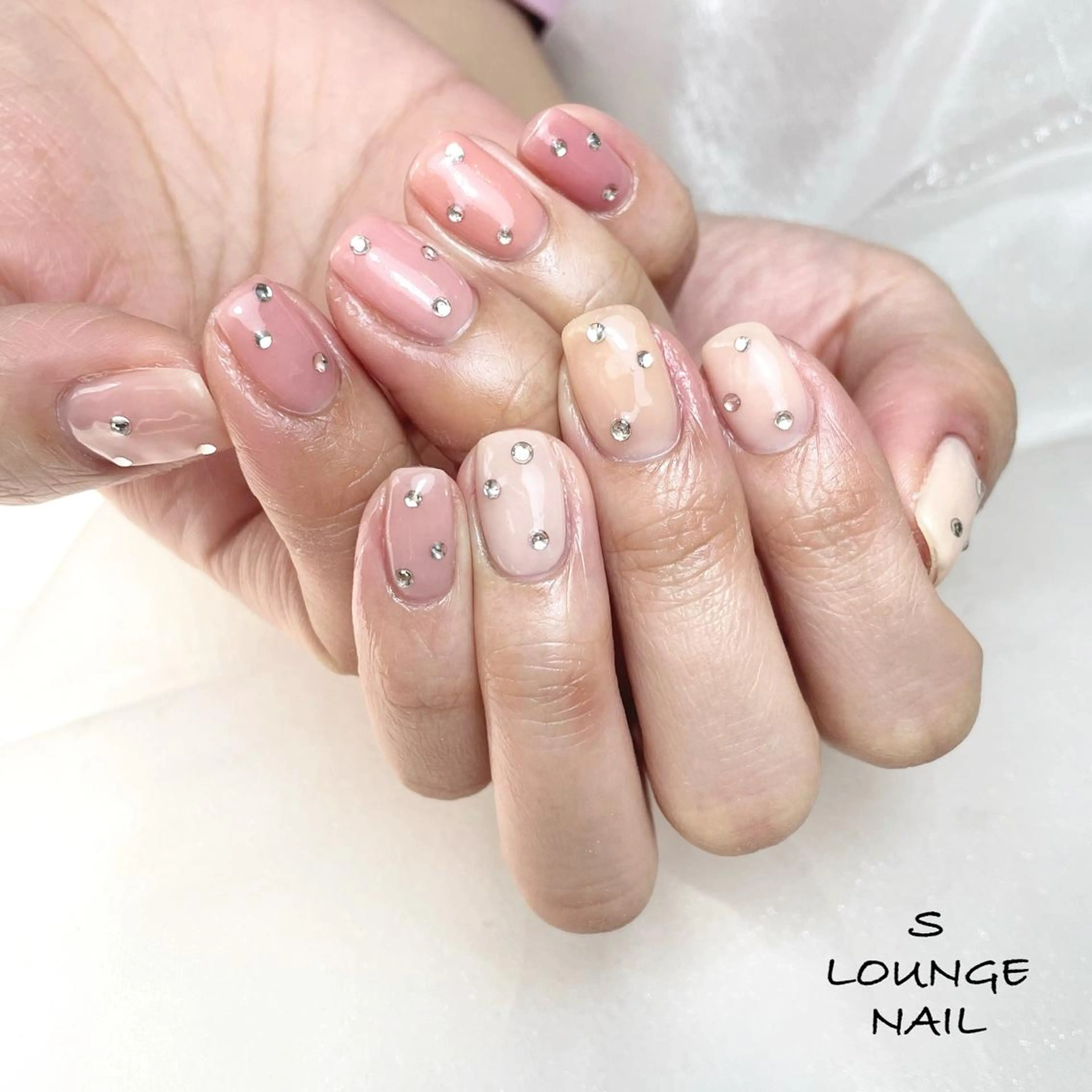 【オフ無】ワンカラー・ラメグラ・薄色チーク・まだら・塗りかけネイル♪3色OK！の写真