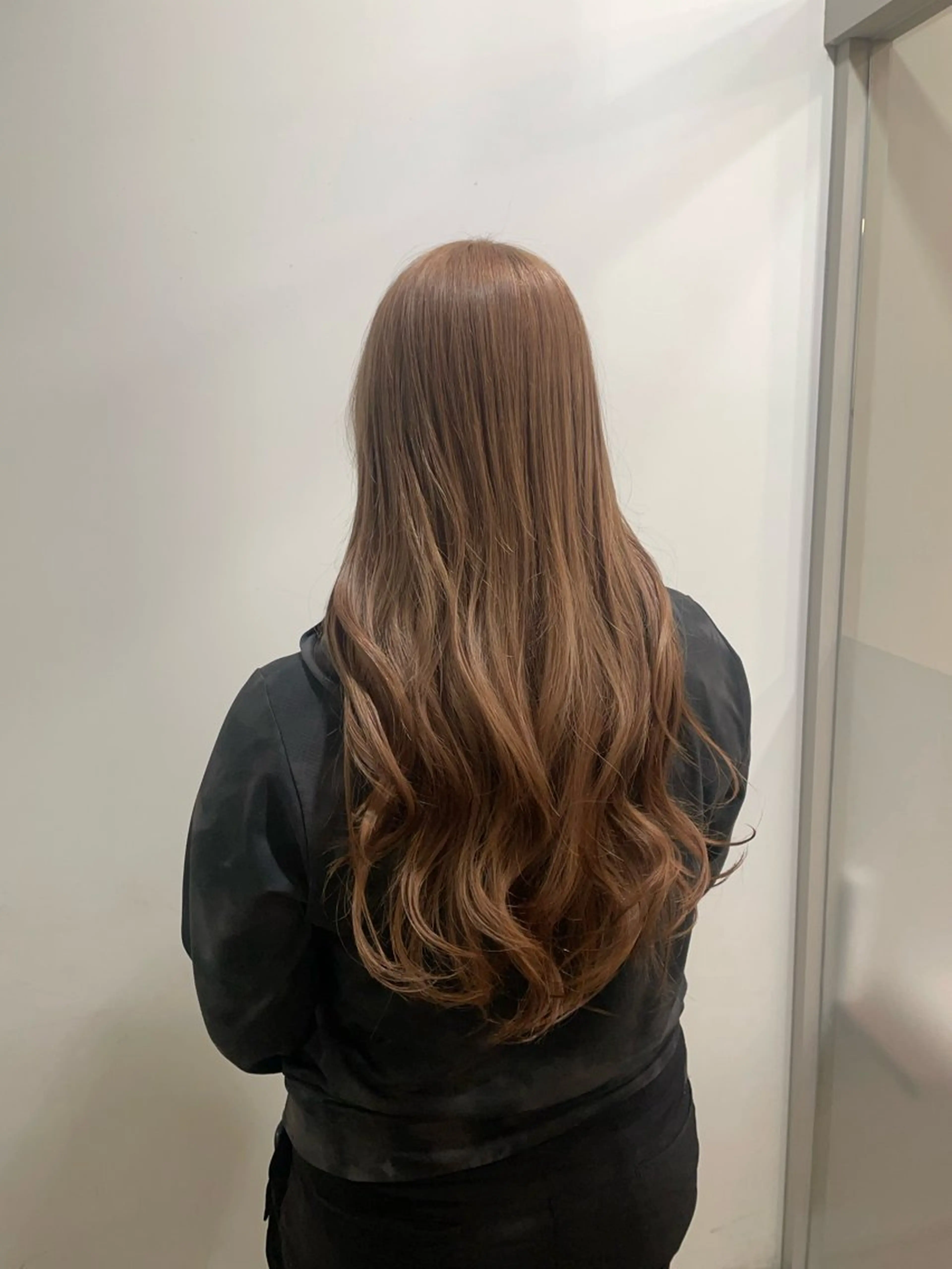 ロング ヘアカラー オオシマ ミユのヘアスタイル