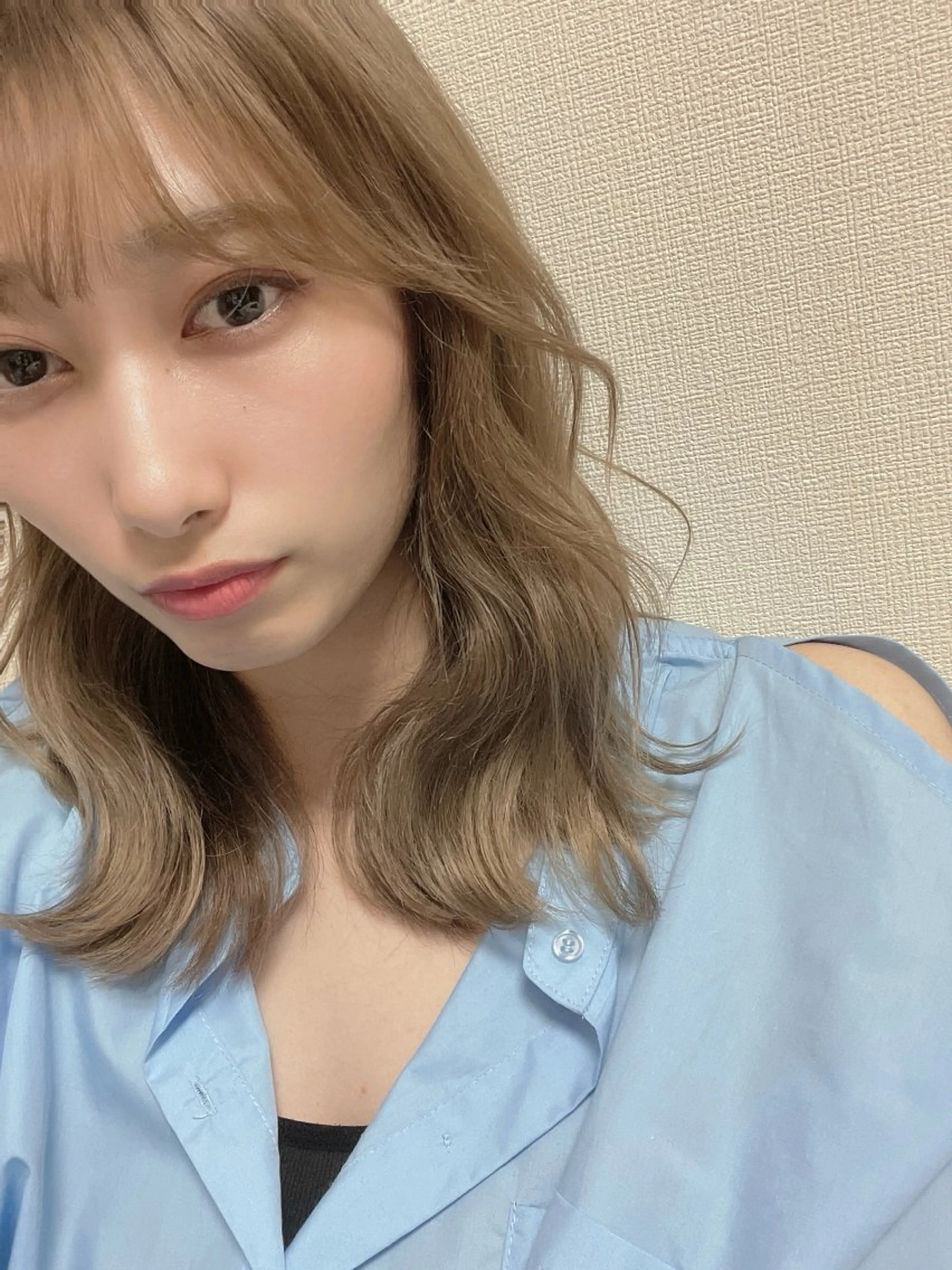 ミディアム ヘアカラー 米津 優花のヘアスタイル