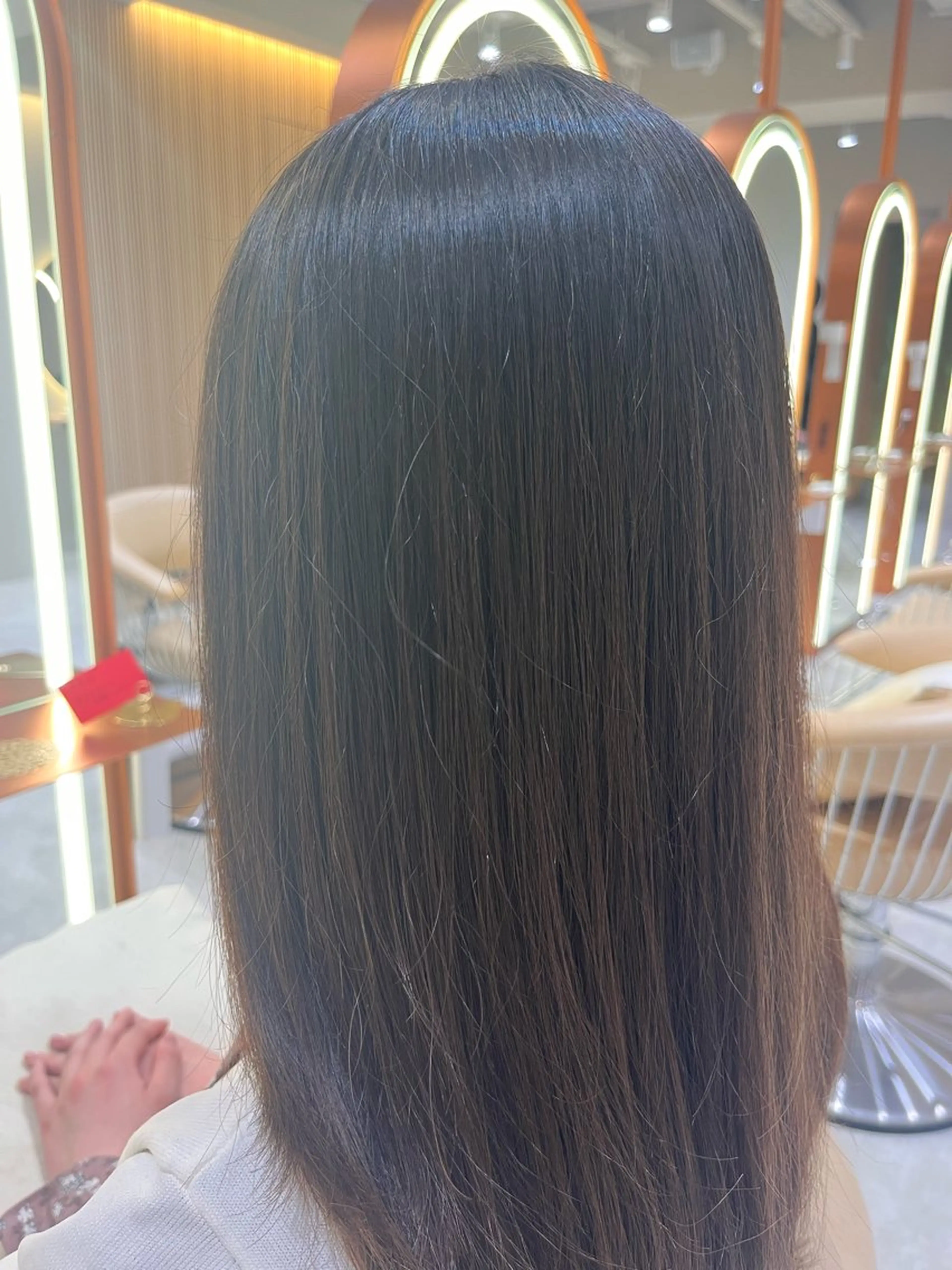 ミディアム じょー／ボブ カット/白髪ぼかしのヘアスタイル