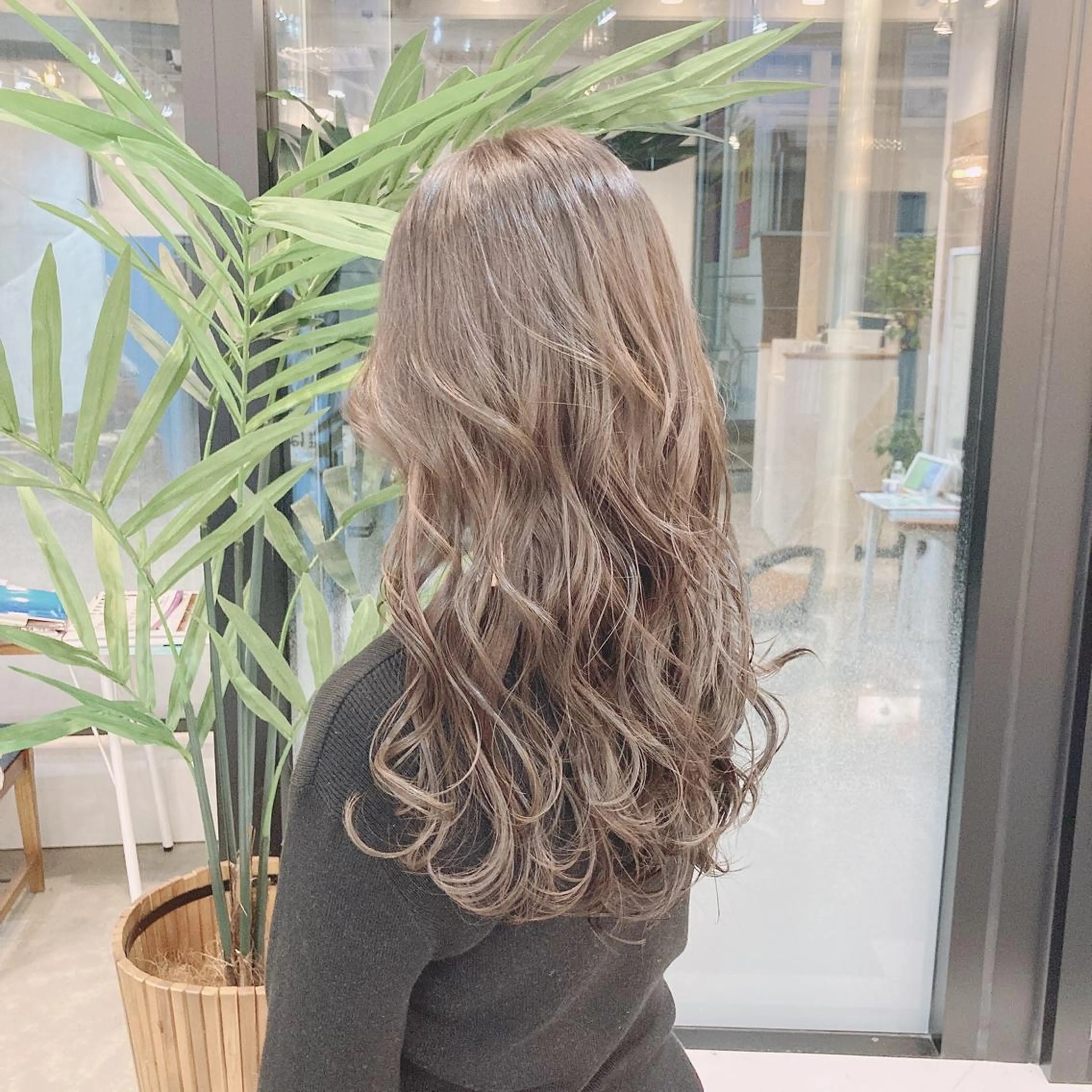 ロング カラー 外国人風カラー Mood hair salon所属・髪質改善.縮毛矯正 ×韓国ヘアyukiのヘアスタイル