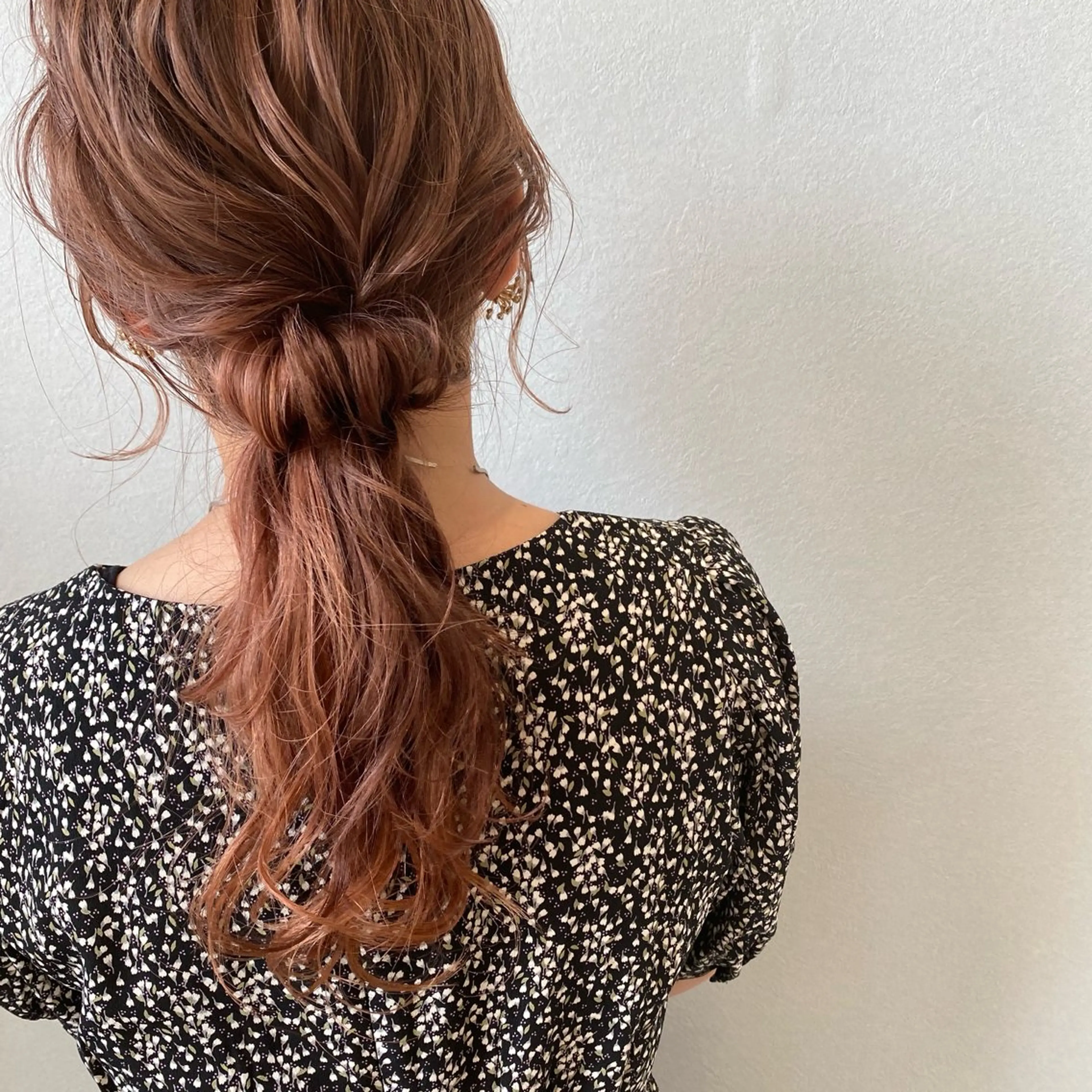 セミロング SARA 【大阪梅田】のヘアスタイル