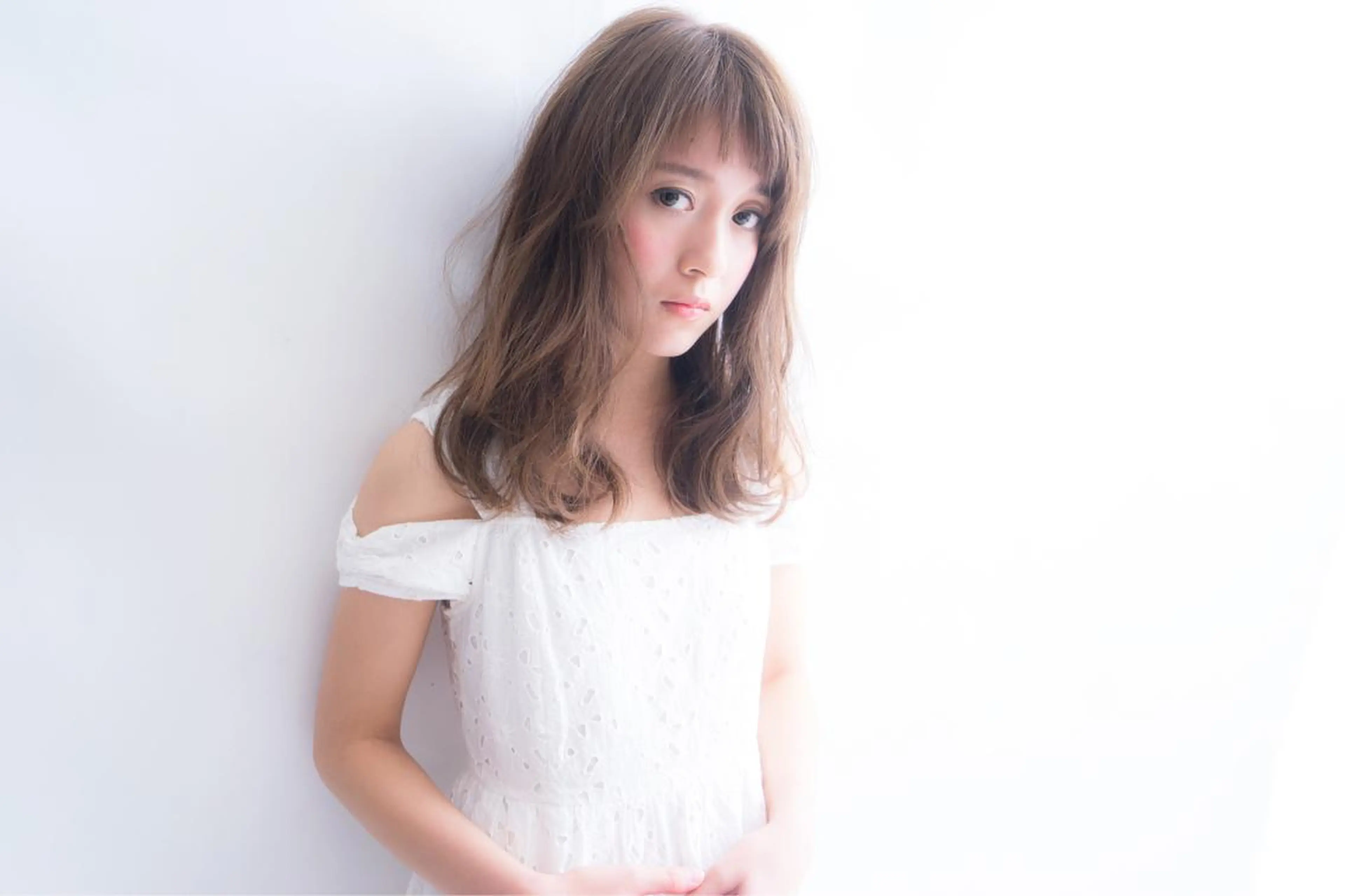 ミディアム ヘアールーム アートのヘアスタイル