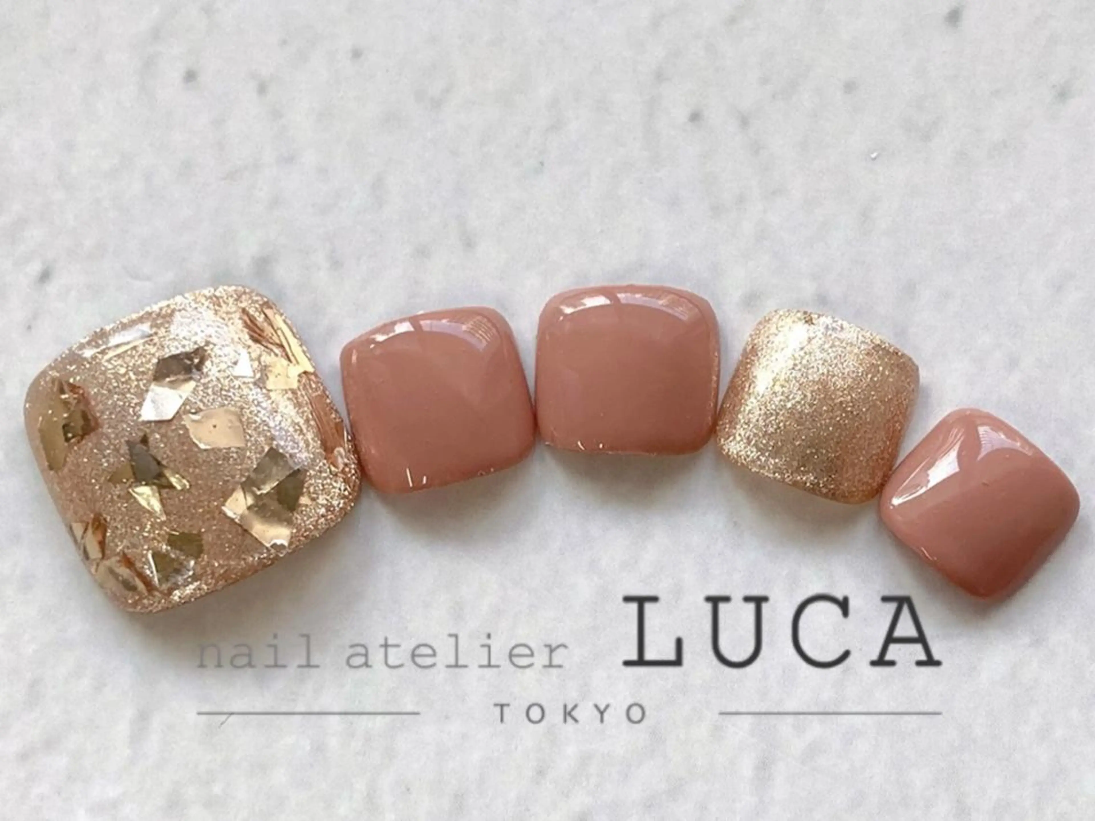 ネイル アートネイル オーロラネイル クリアネイル 長さ出し フットネイル フットネイル ネイルアトリエルカ スタッフのネイルデザイン