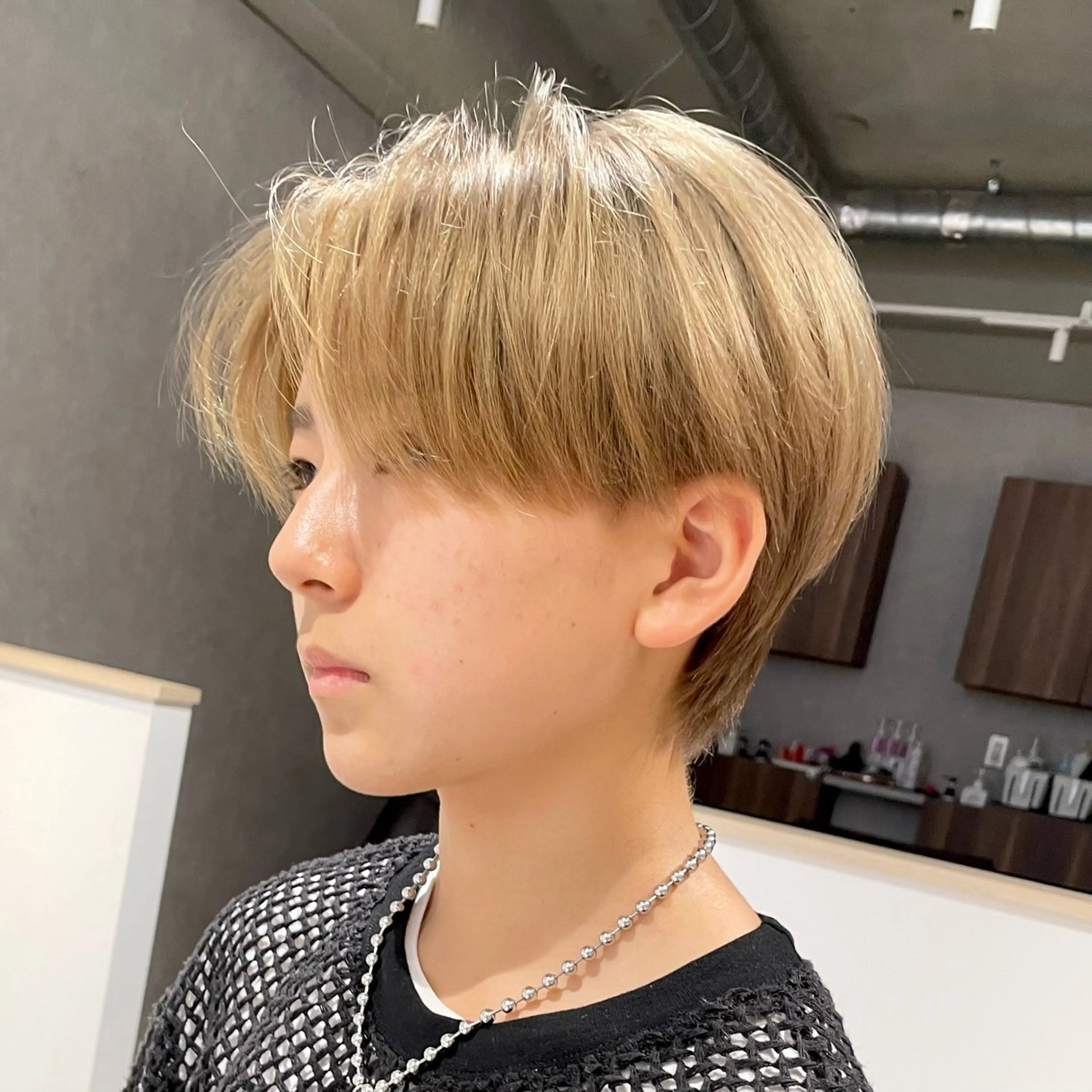 カラー メンズ メンズブリーチ ベージュカラー ブリーチ ミルクティーベージュ ヘアカラー メンズ指名no'1 佐藤　亘のヘアスタイル