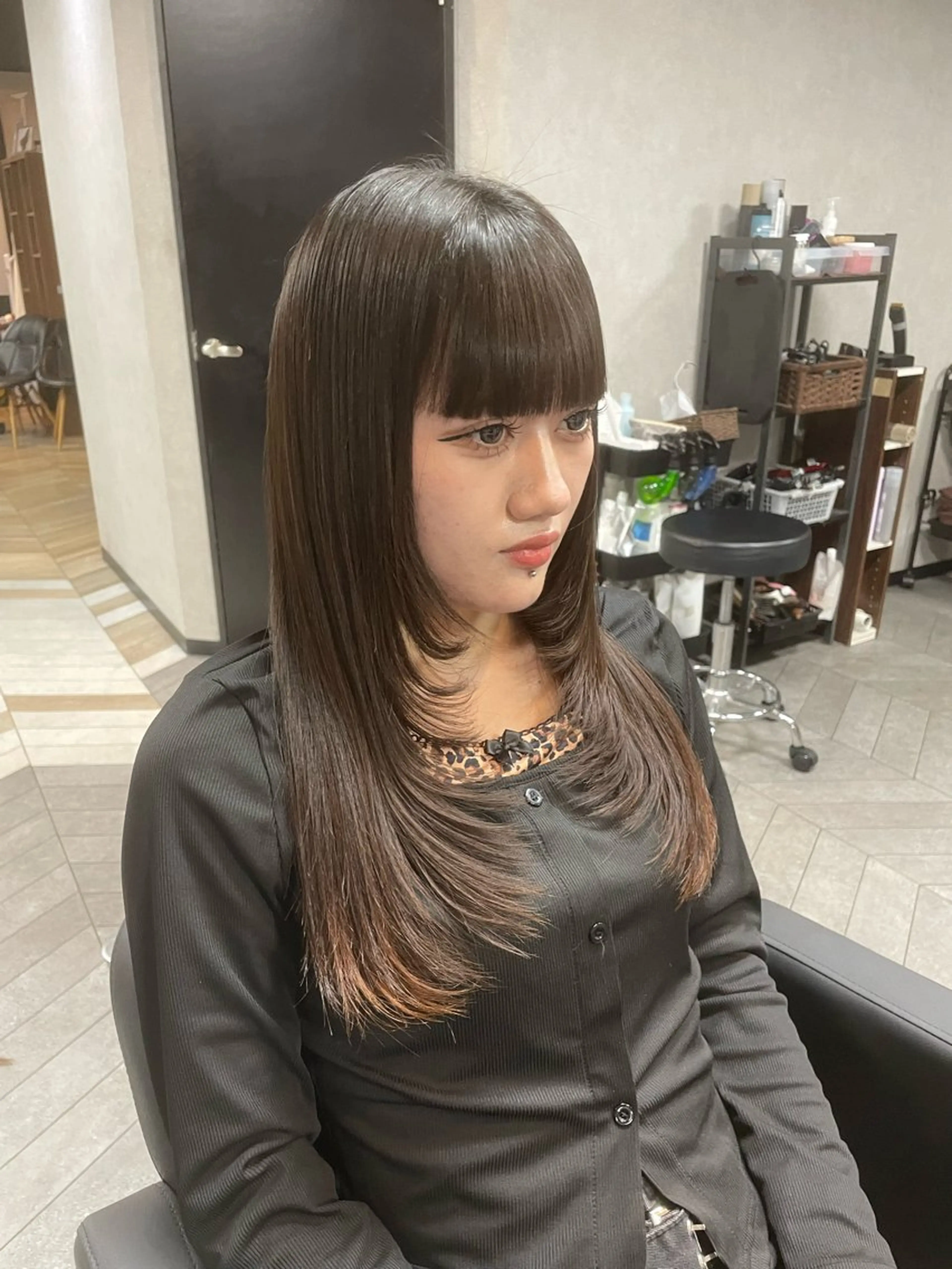 ロング レイヤーカット トリートメント est MIRAIのヘアスタイル