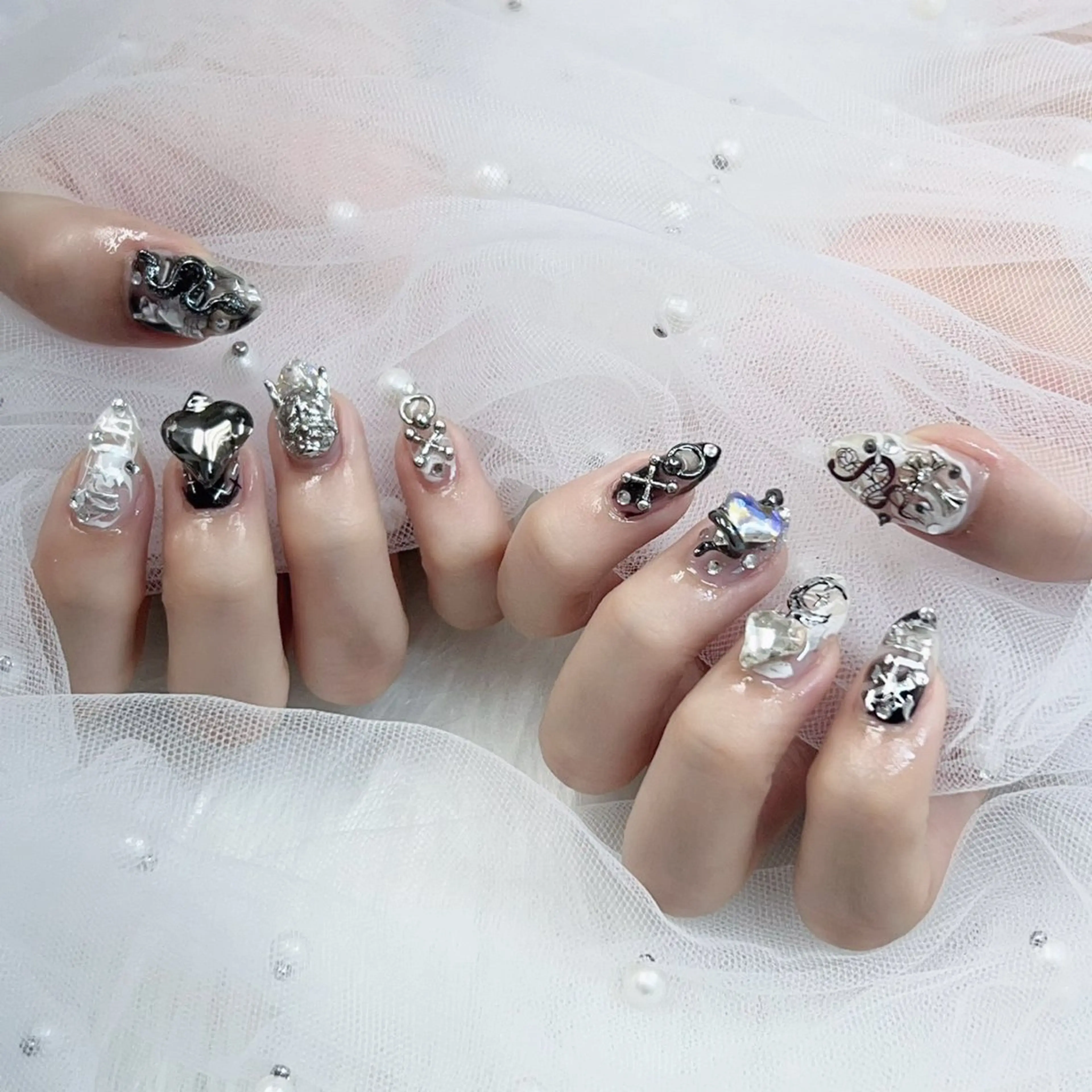 ネイル パーツ全部¥110 サロンミミのネイルデザイン