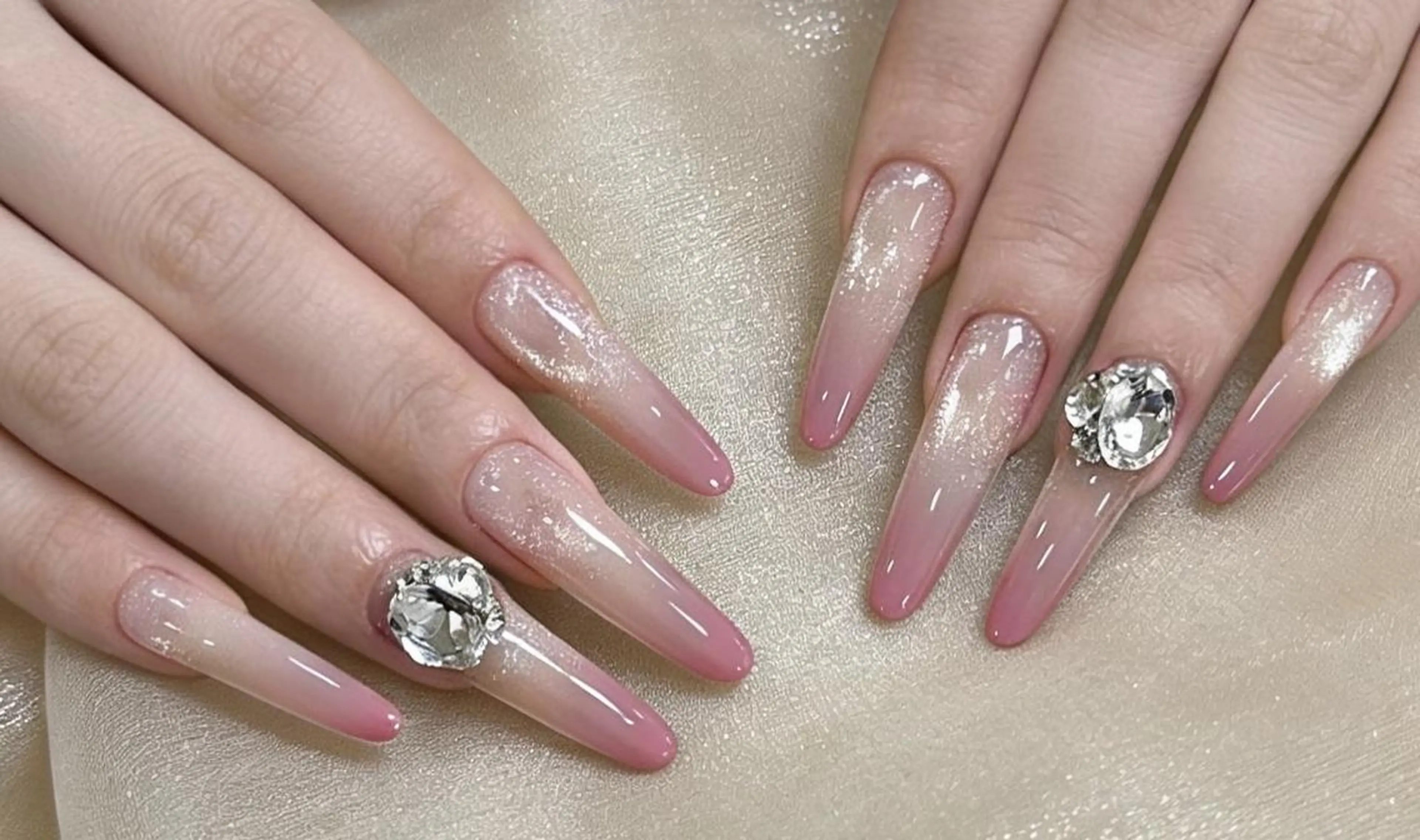 ネイル 🦋ネイルサロン ブラン🌈ゆりのネイルデザイン