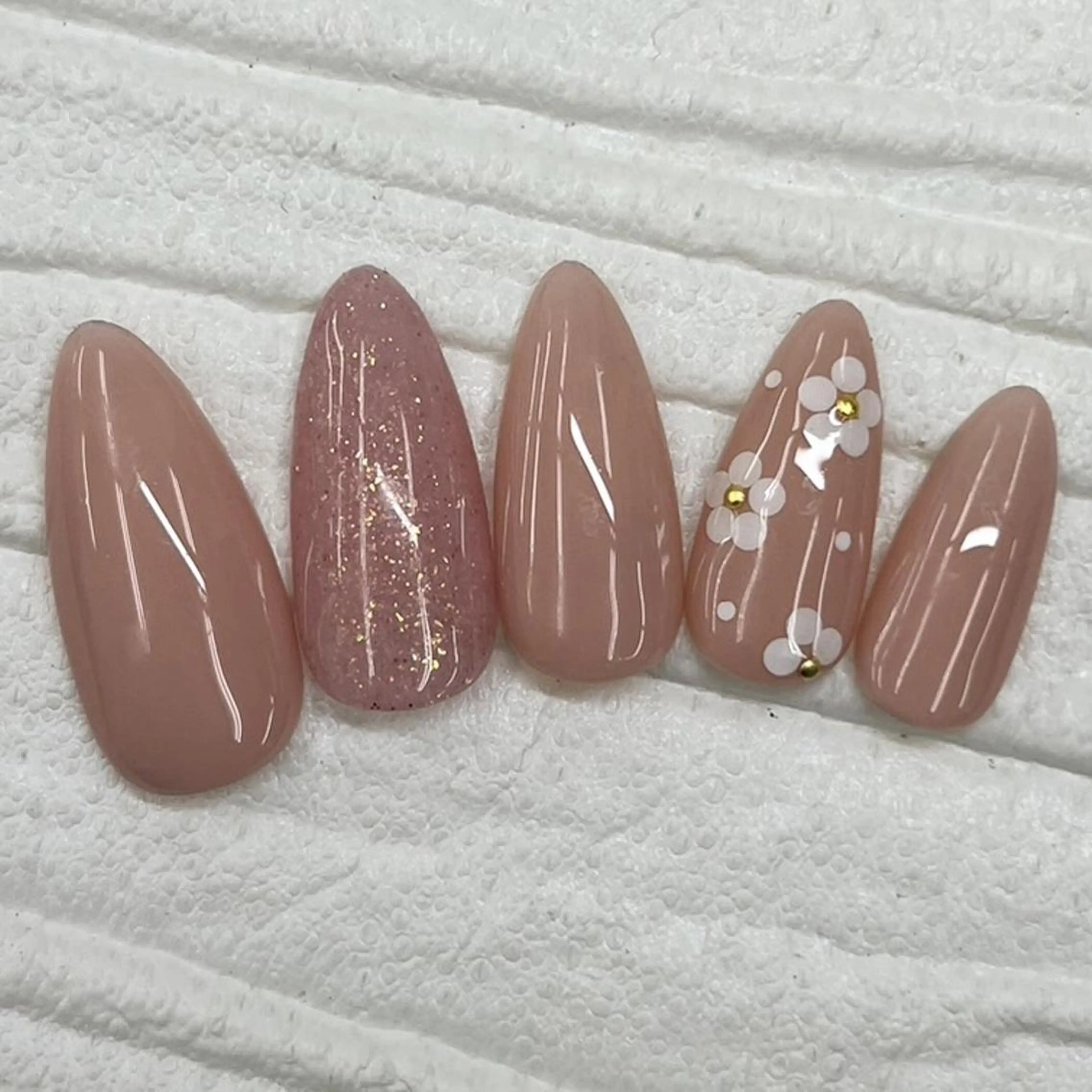 ネイル Nail salon Honey Beeのネイルデザイン