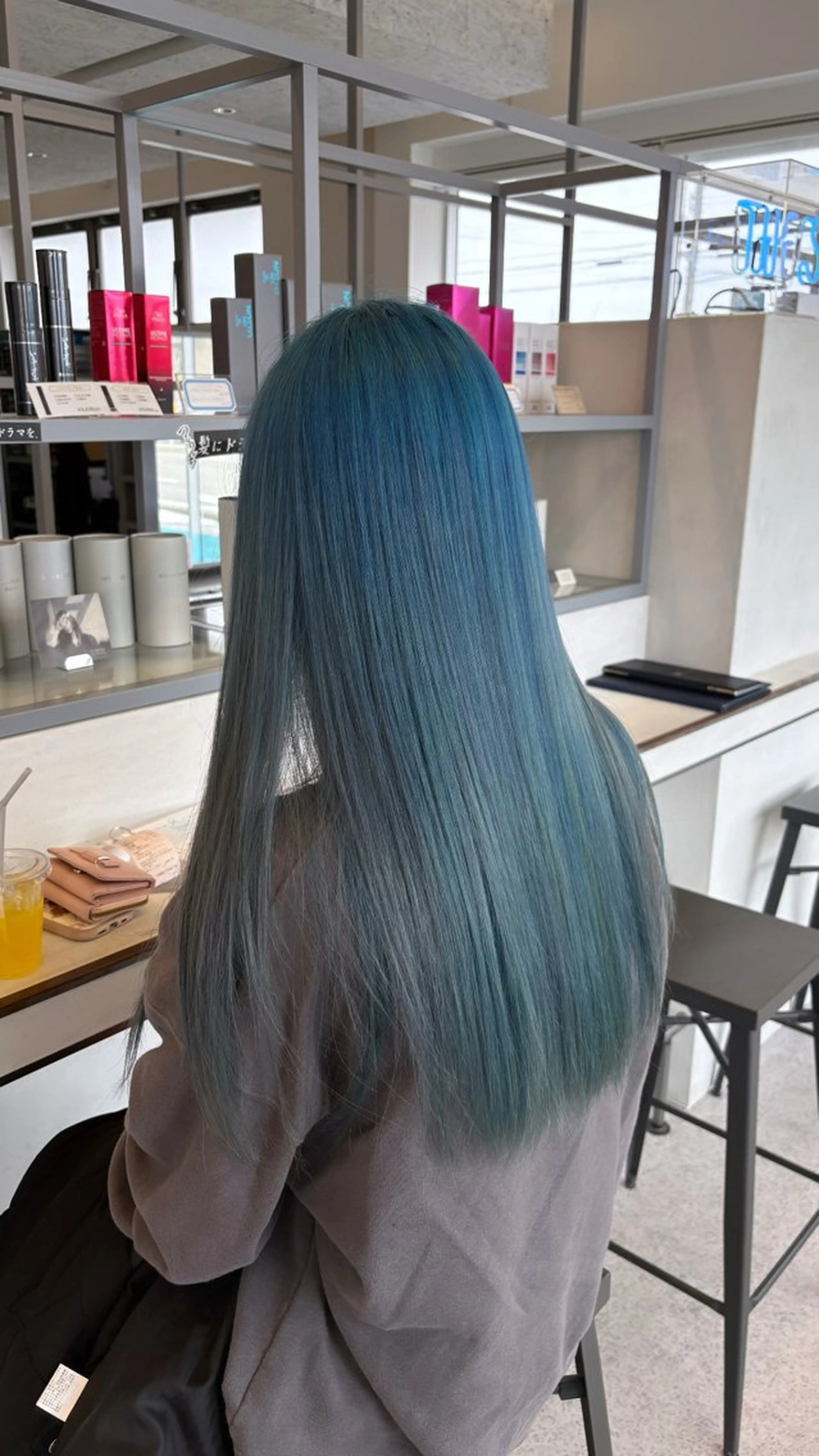 ロング カラー ブリーチ 中 海斗のヘアスタイル