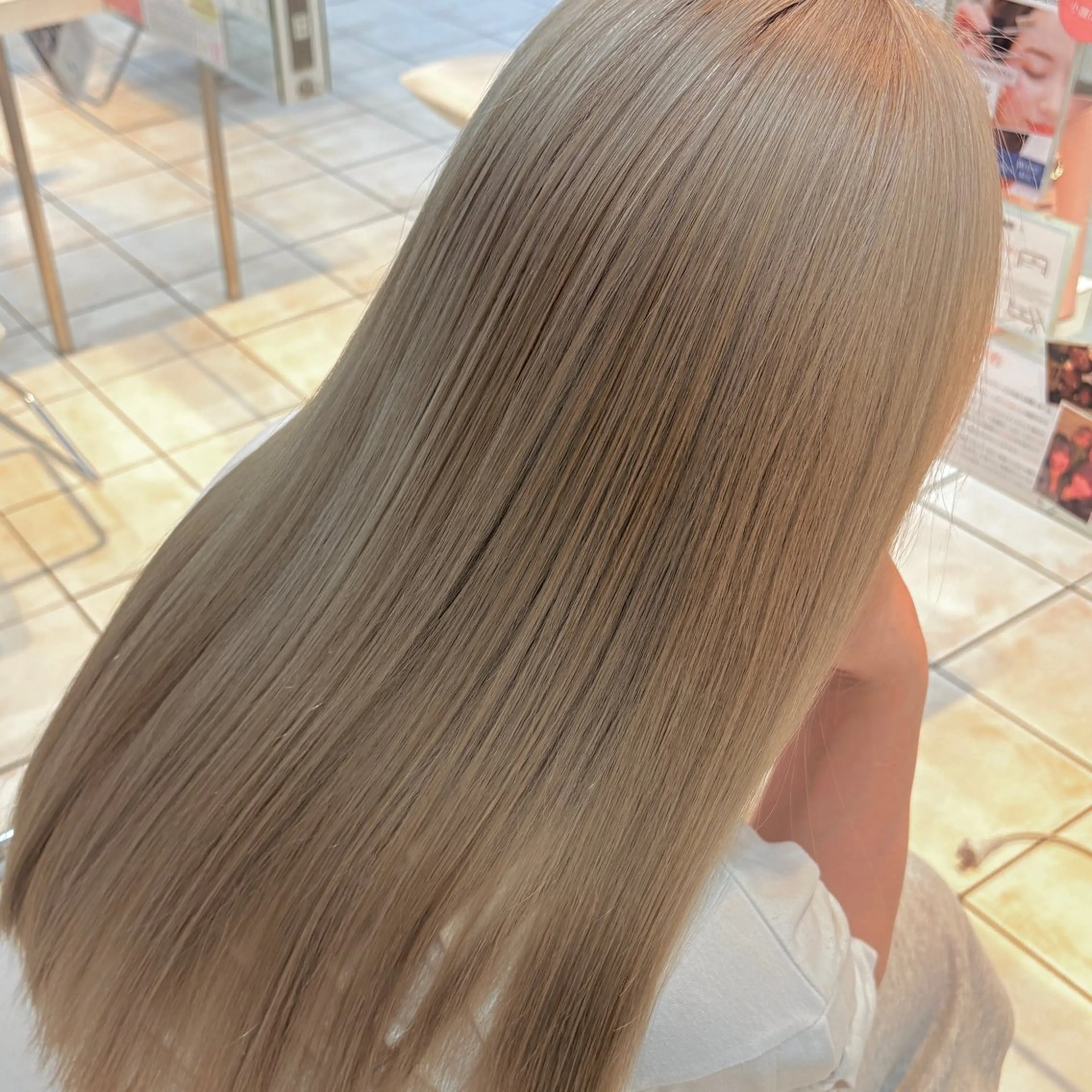 ロング カラー ブリーチ/ヘアセット 【𝙍𝙞𝙣𝙤】のヘアスタイル