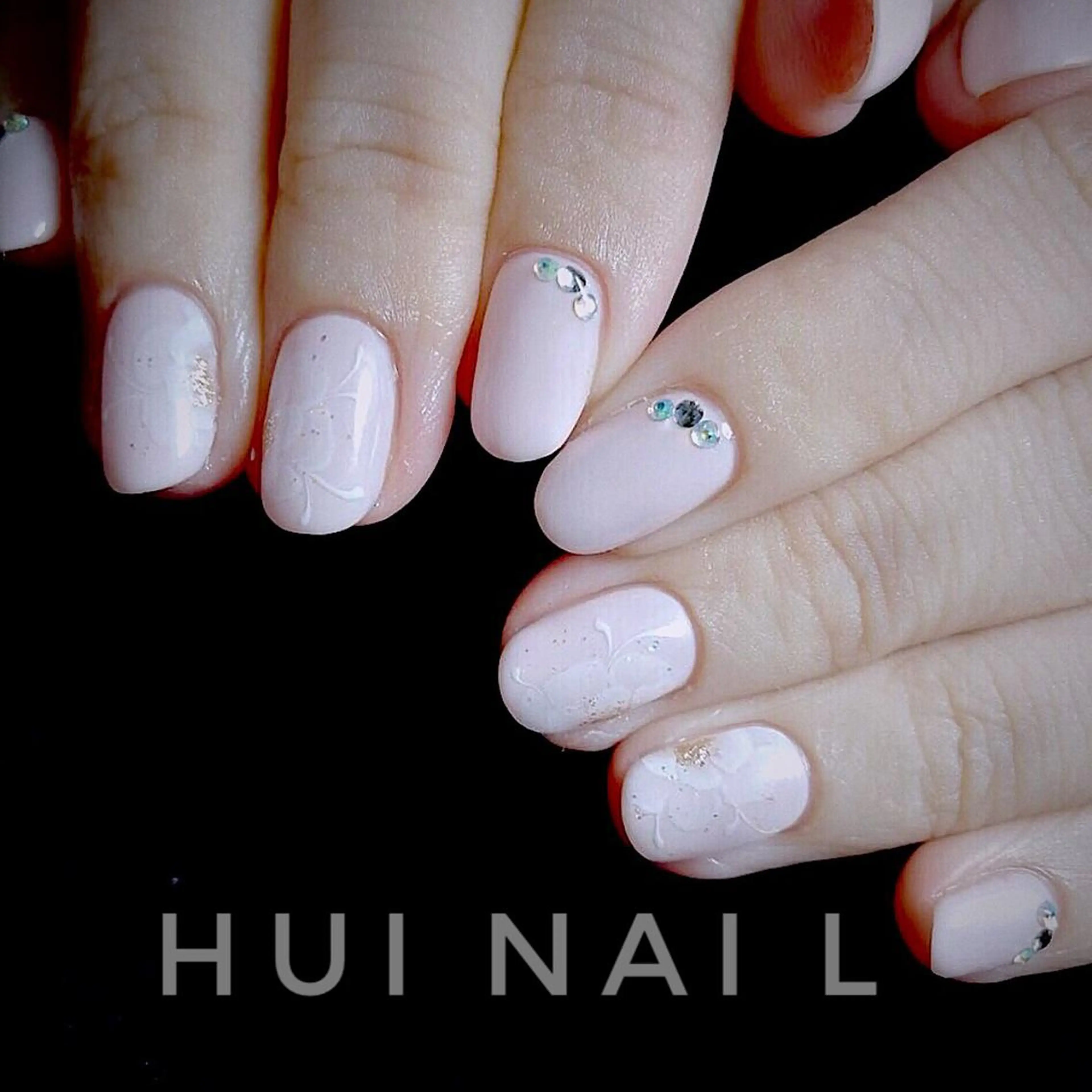 ミディアム めぐみのネイルサロン スタッフ練習のネイルデザイン