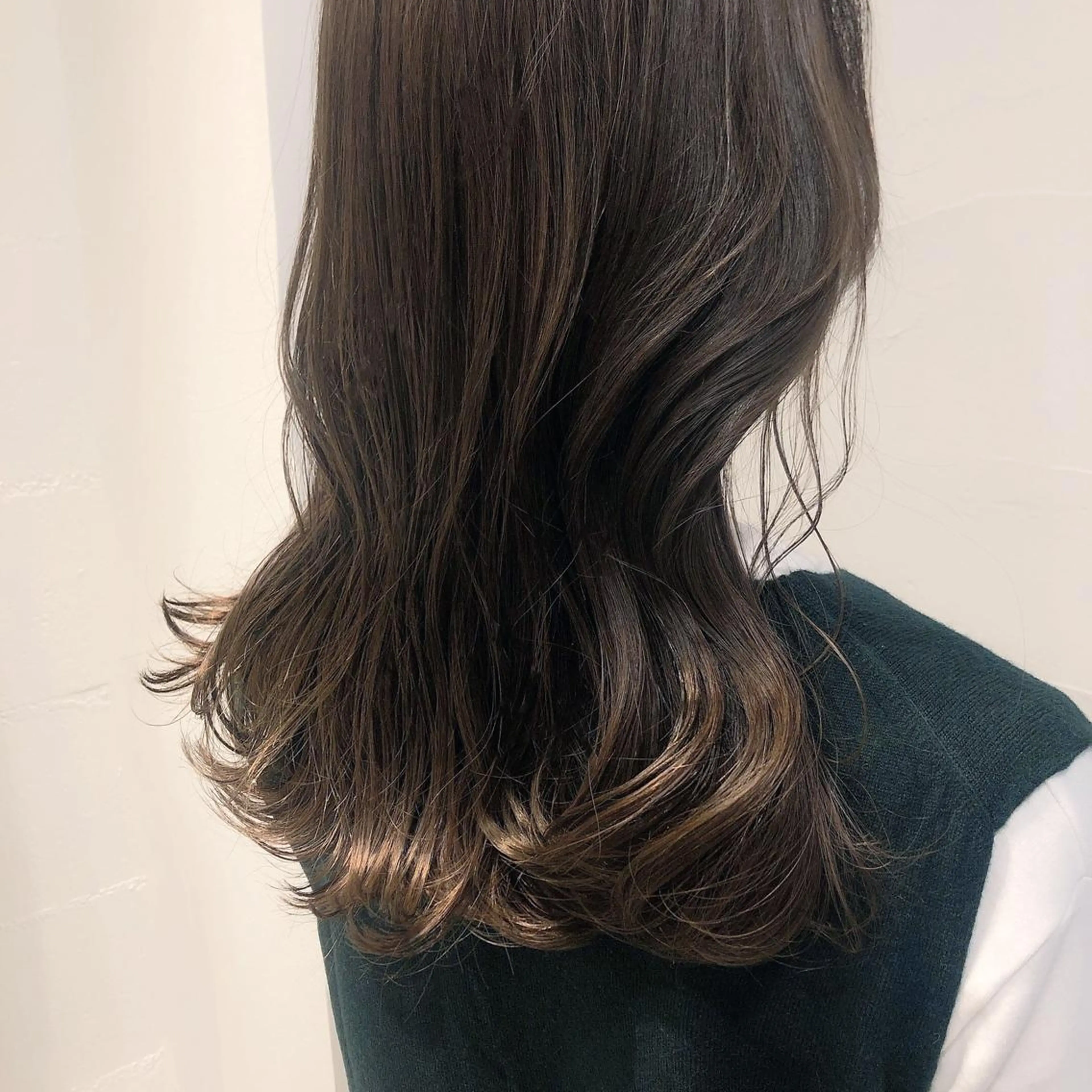 ミディアム カラー . AYUKAのヘアスタイル