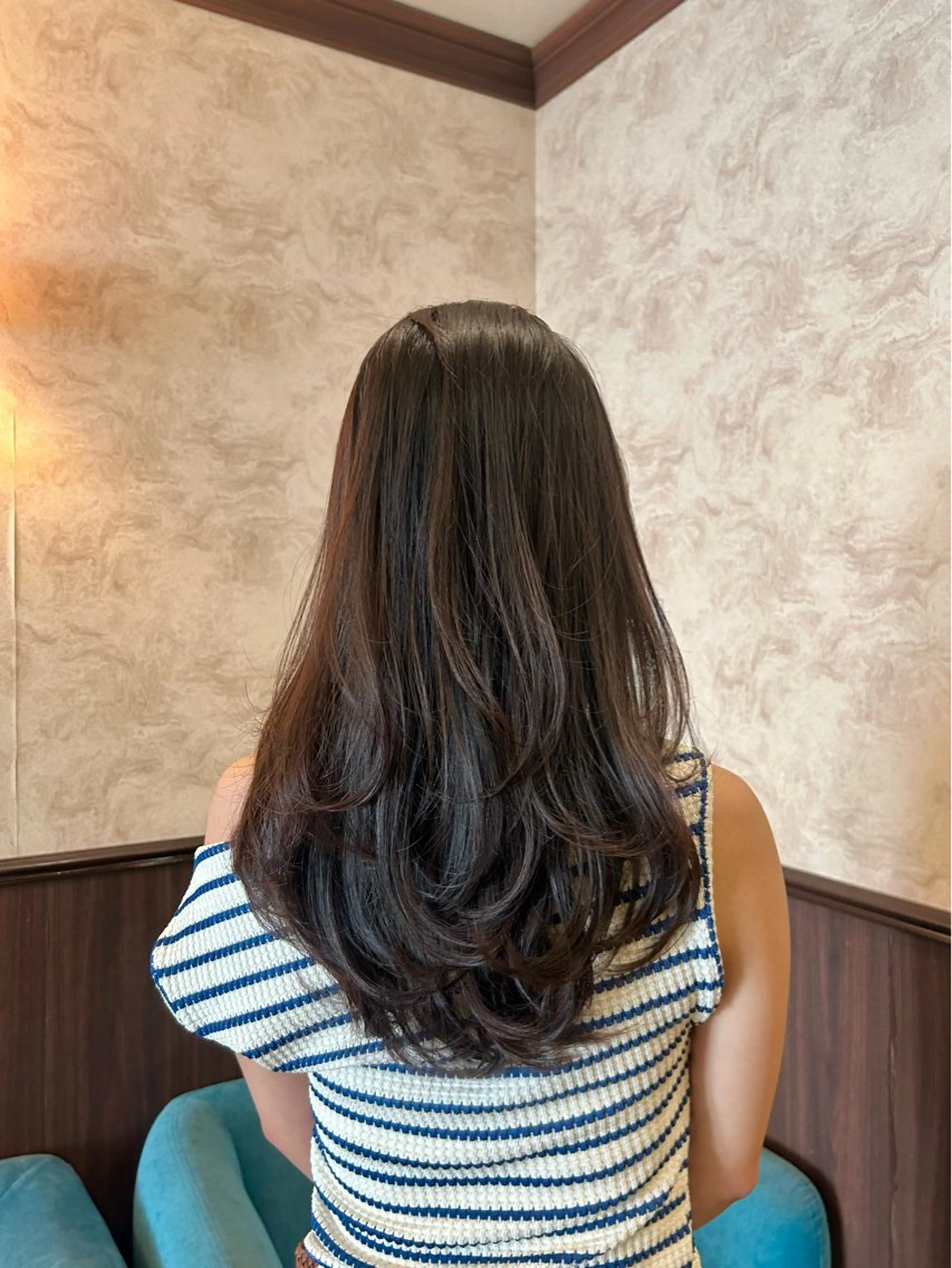 ロング カラー カット ヘアカラー Momo/海外ヘア レイヤー/ハイライトのヘアスタイル