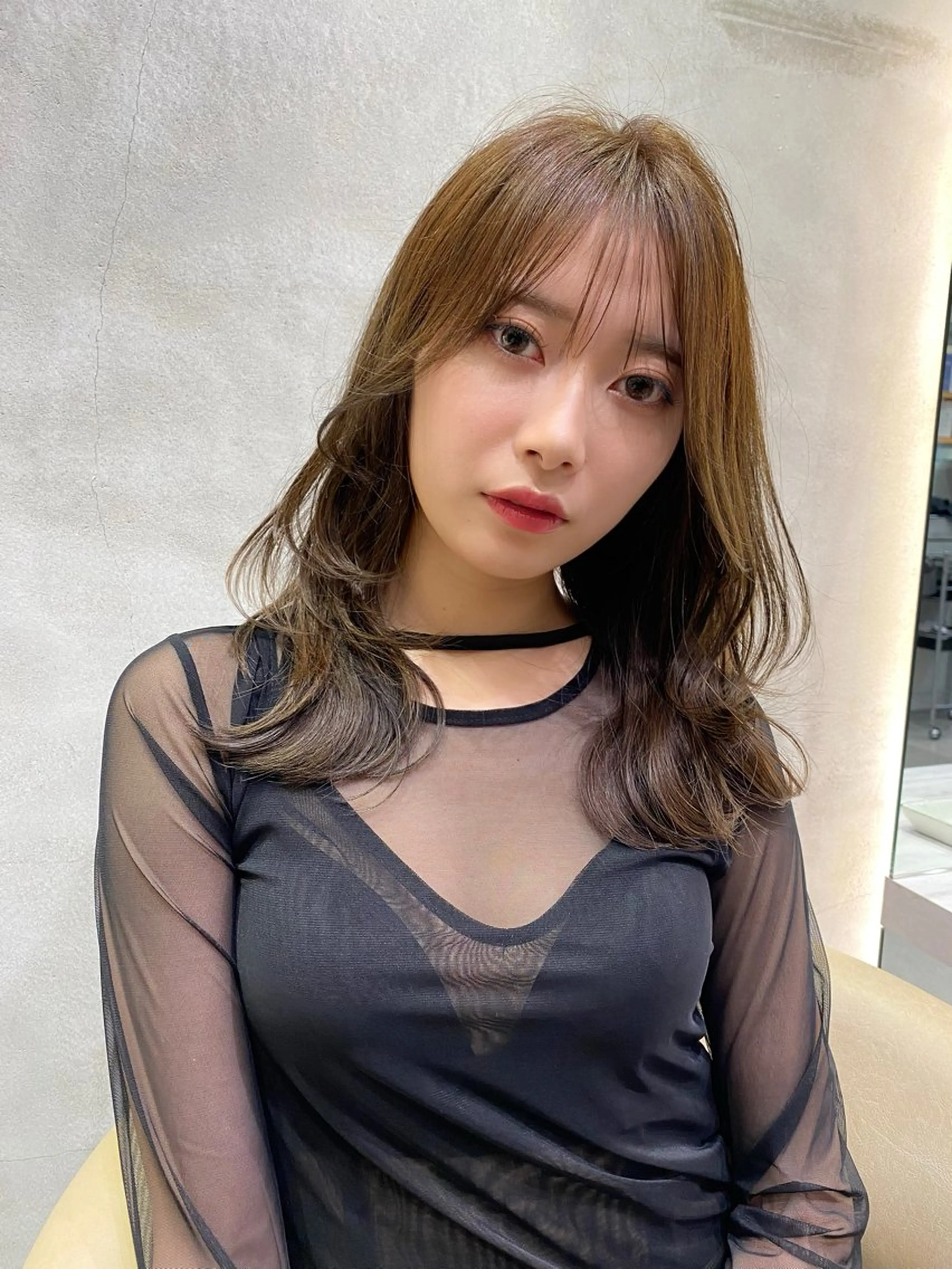 ミディアム カラー ミディアムレイヤー くびれヘア レイヤーカット SHICENEケイ レイヤーカット🦋のヘアスタイル