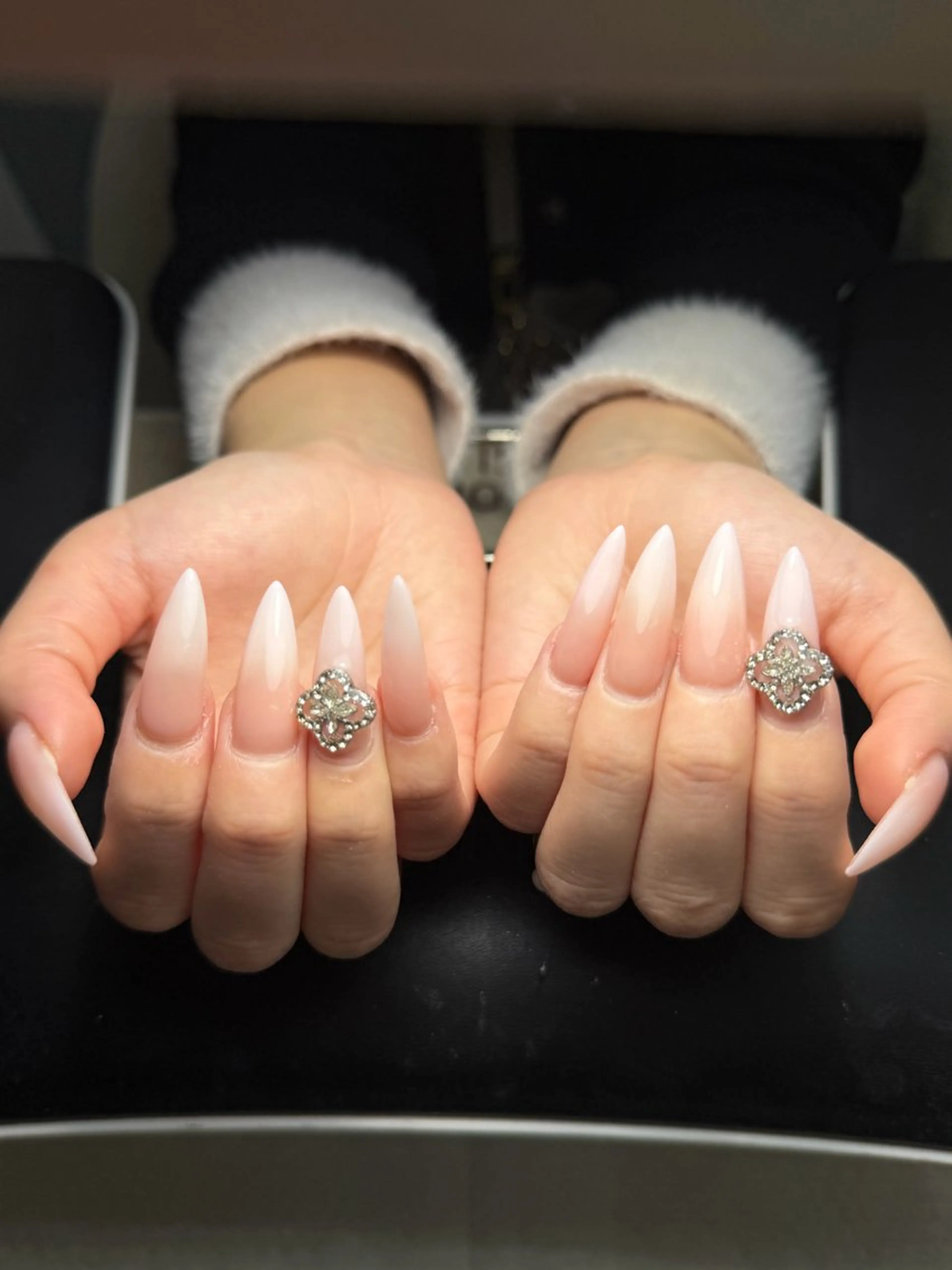 ネイル ハンドネイル いちご ちゃんのネイルデザイン