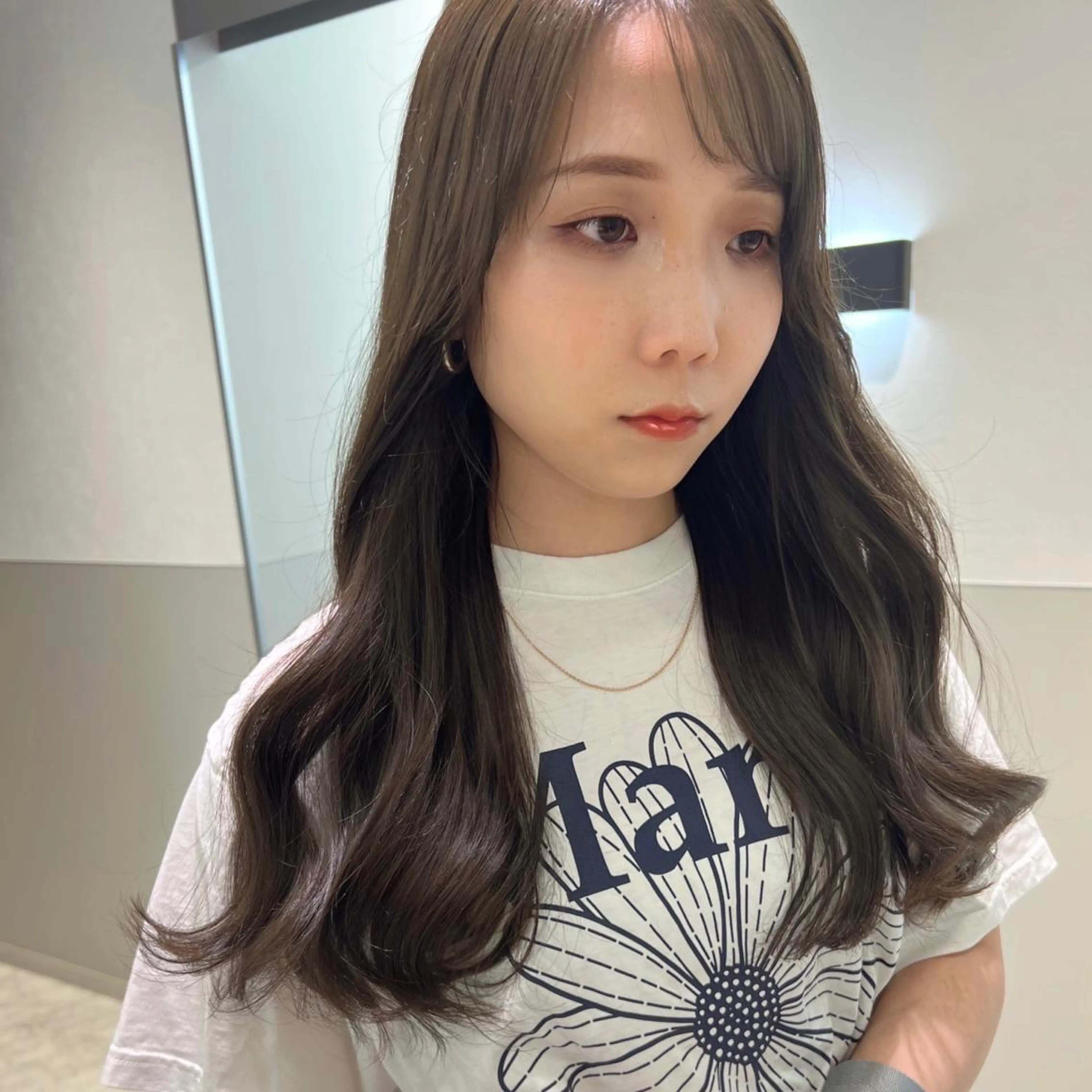 ロング カラー グレージュ オリーブグレージュ オリーブグレー 韓国風ヘア カット ヘアカラー トリートメント 韓国モテhair🍑 momoのヘアスタイル