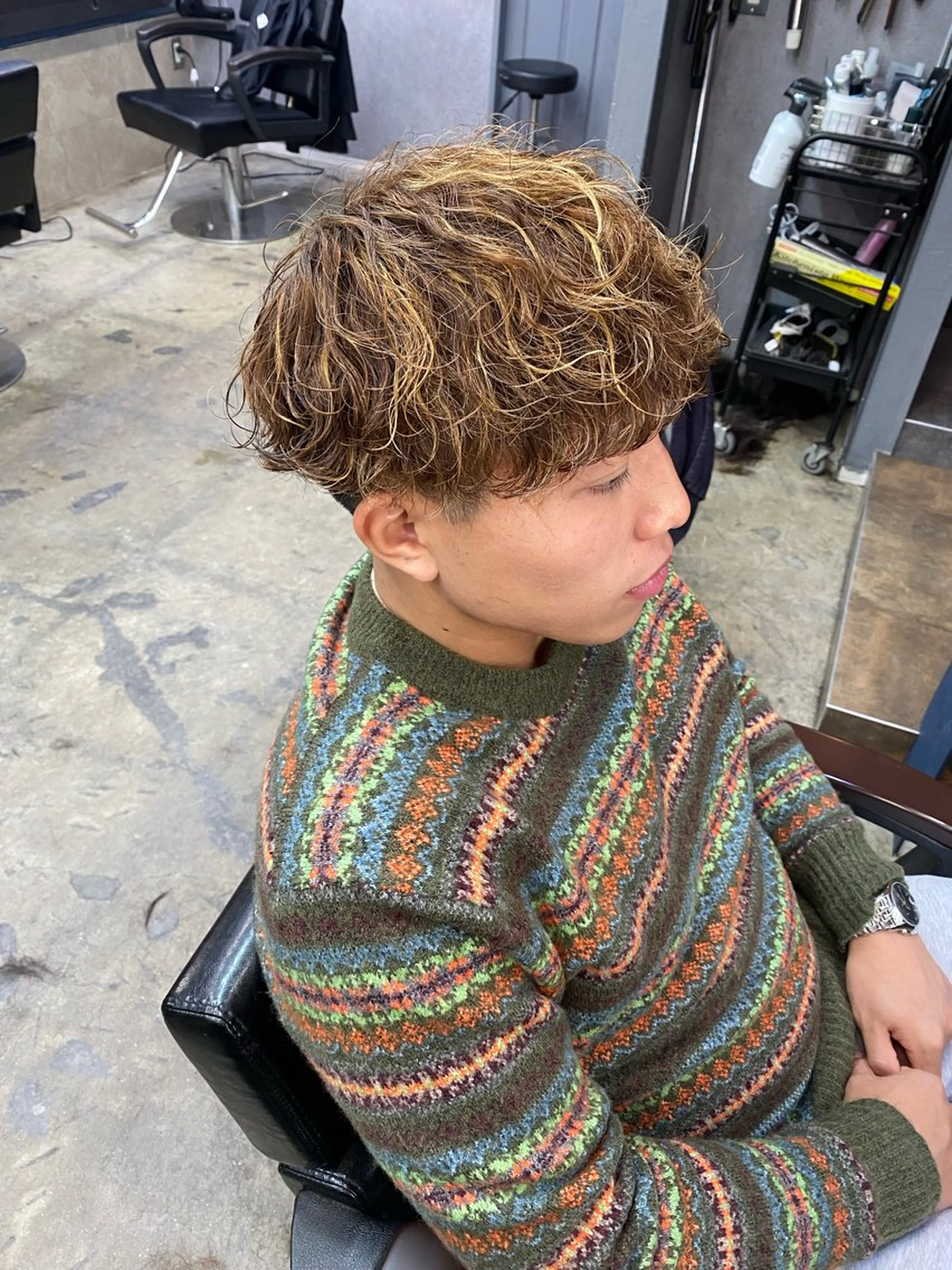 ショート パーマ メンズ メンズハイライト メンズパーマ 波巻きパーマ くせ毛 ハイライト カット パーマ パーマ/ケアブリーチ /博多/YOSUKEのヘアスタイル