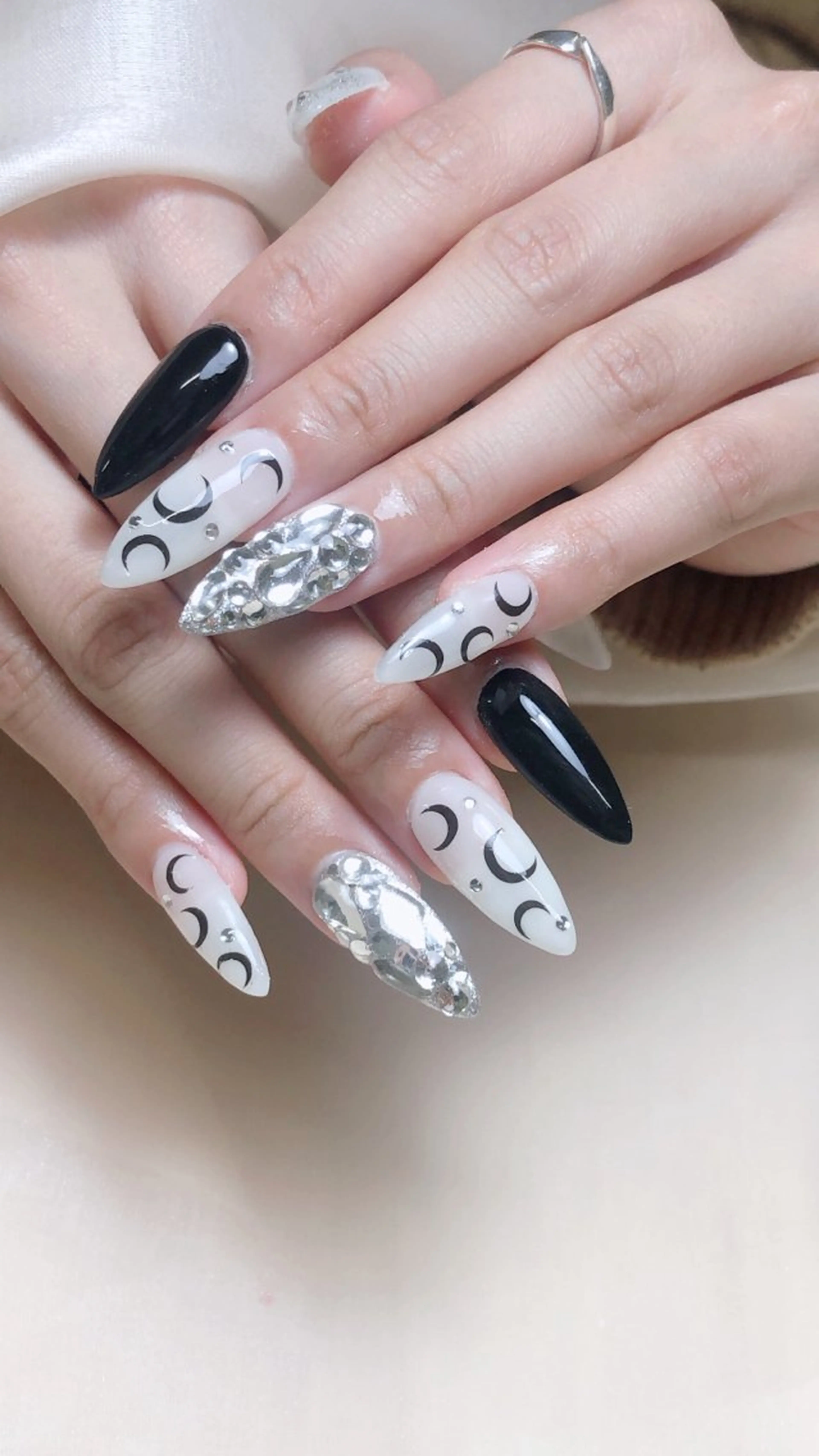 ネイル ハンドネイル LR.ONE ヨウのネイルデザイン